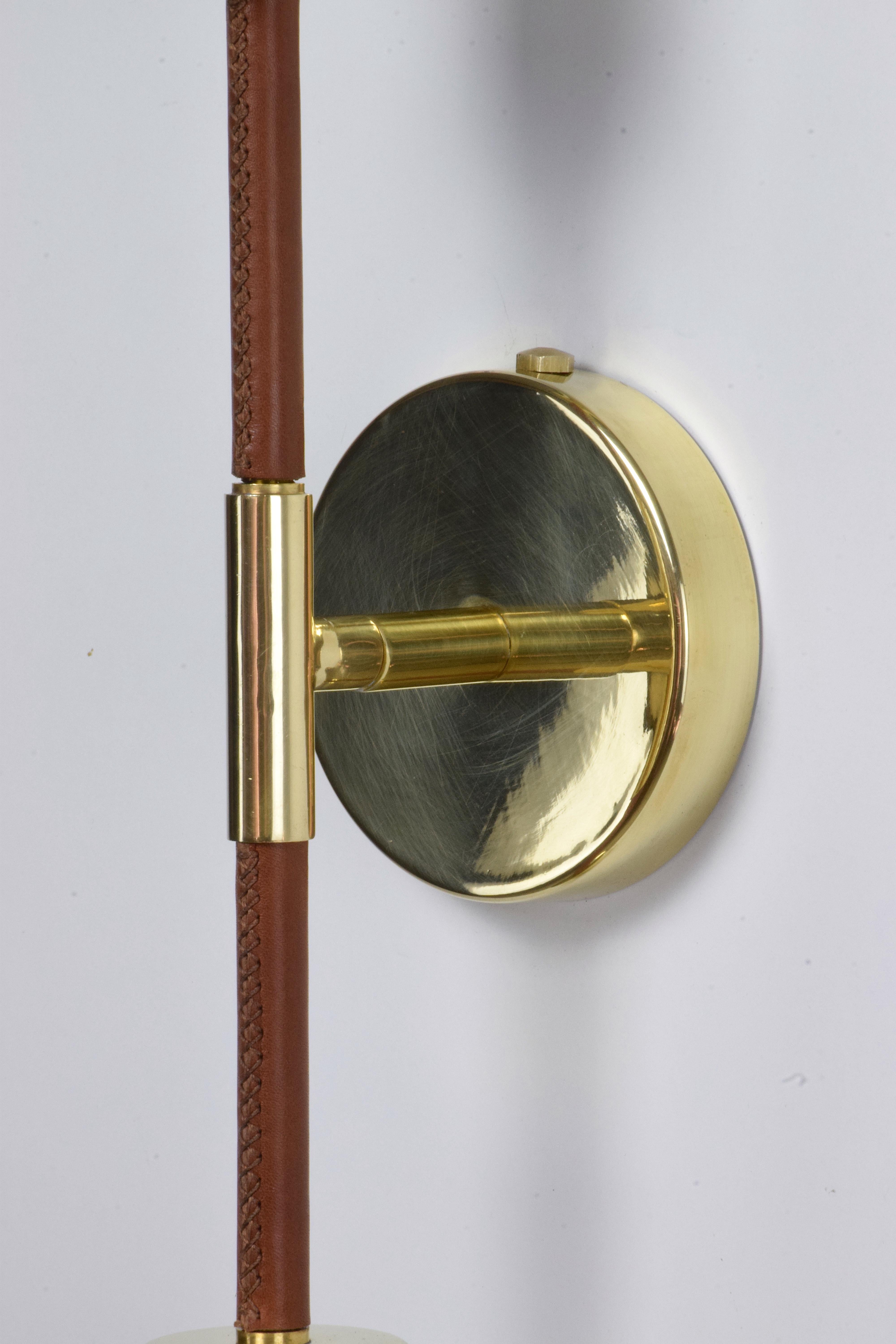 Ancora-V Contemporary Brass Wall Light, Flow Collection 7