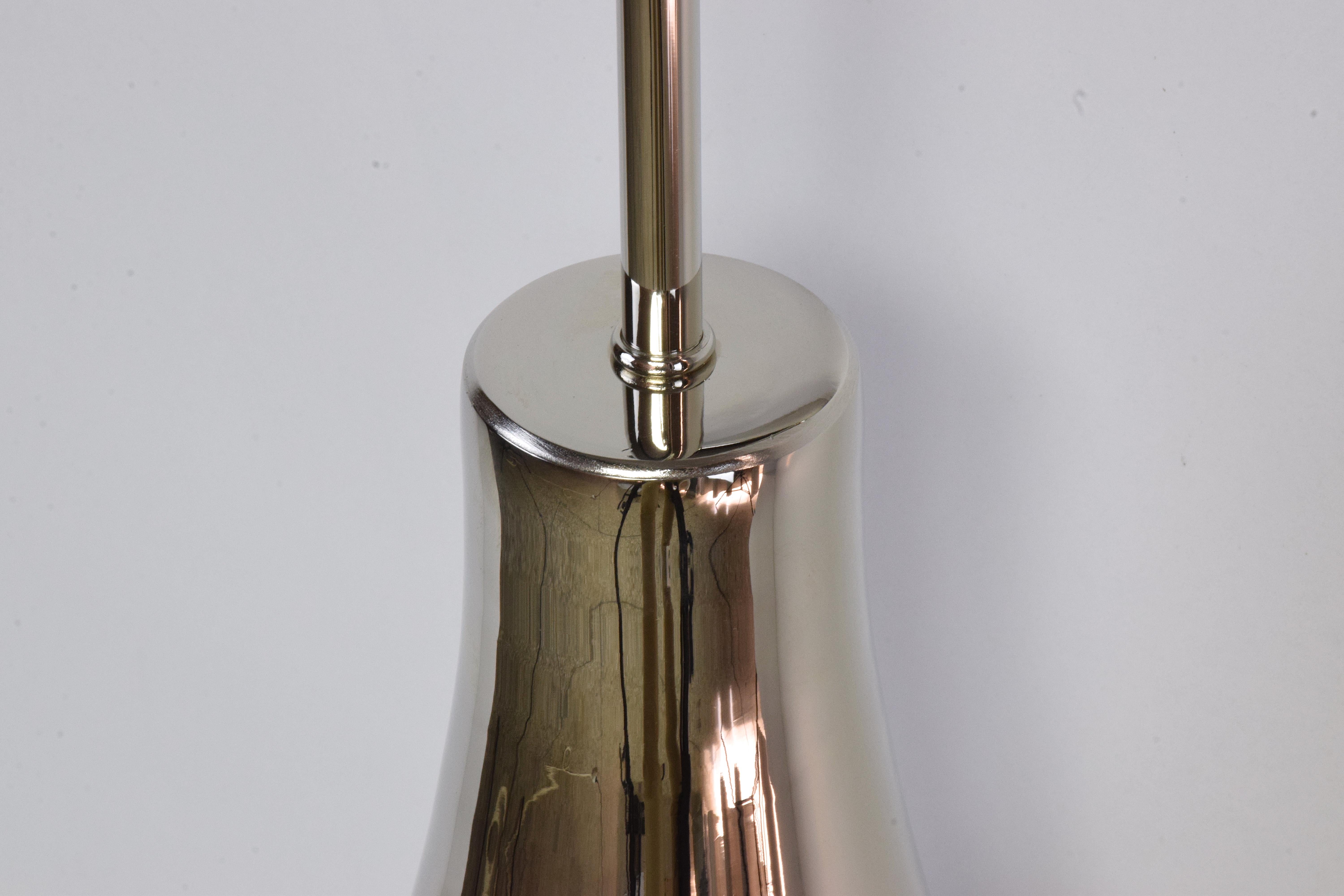 Ancora-V Contemporary Brass Wall Light, Flow Collection 7