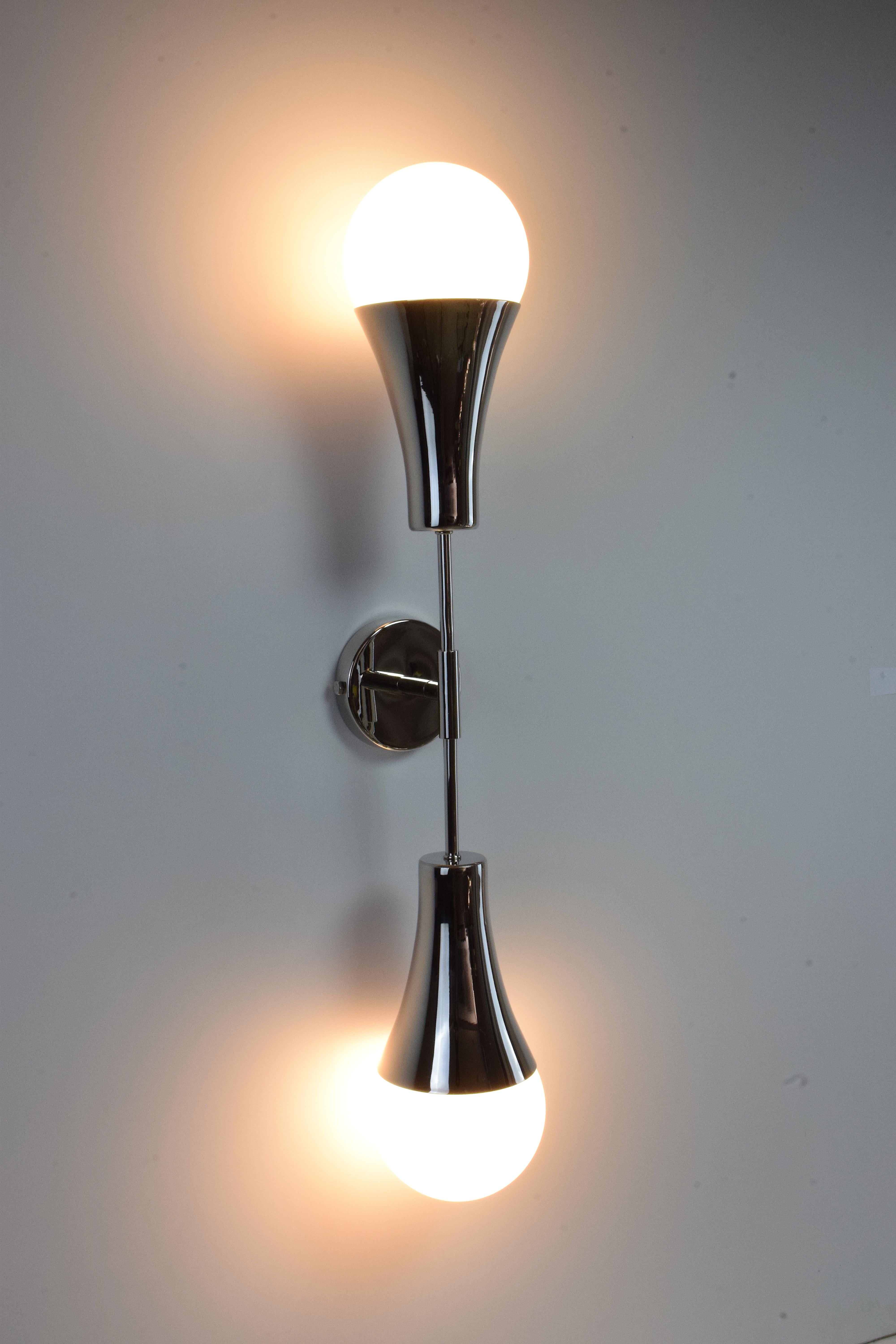 French Ancora-V Contemporary Brass Wall Light, Flow Collection