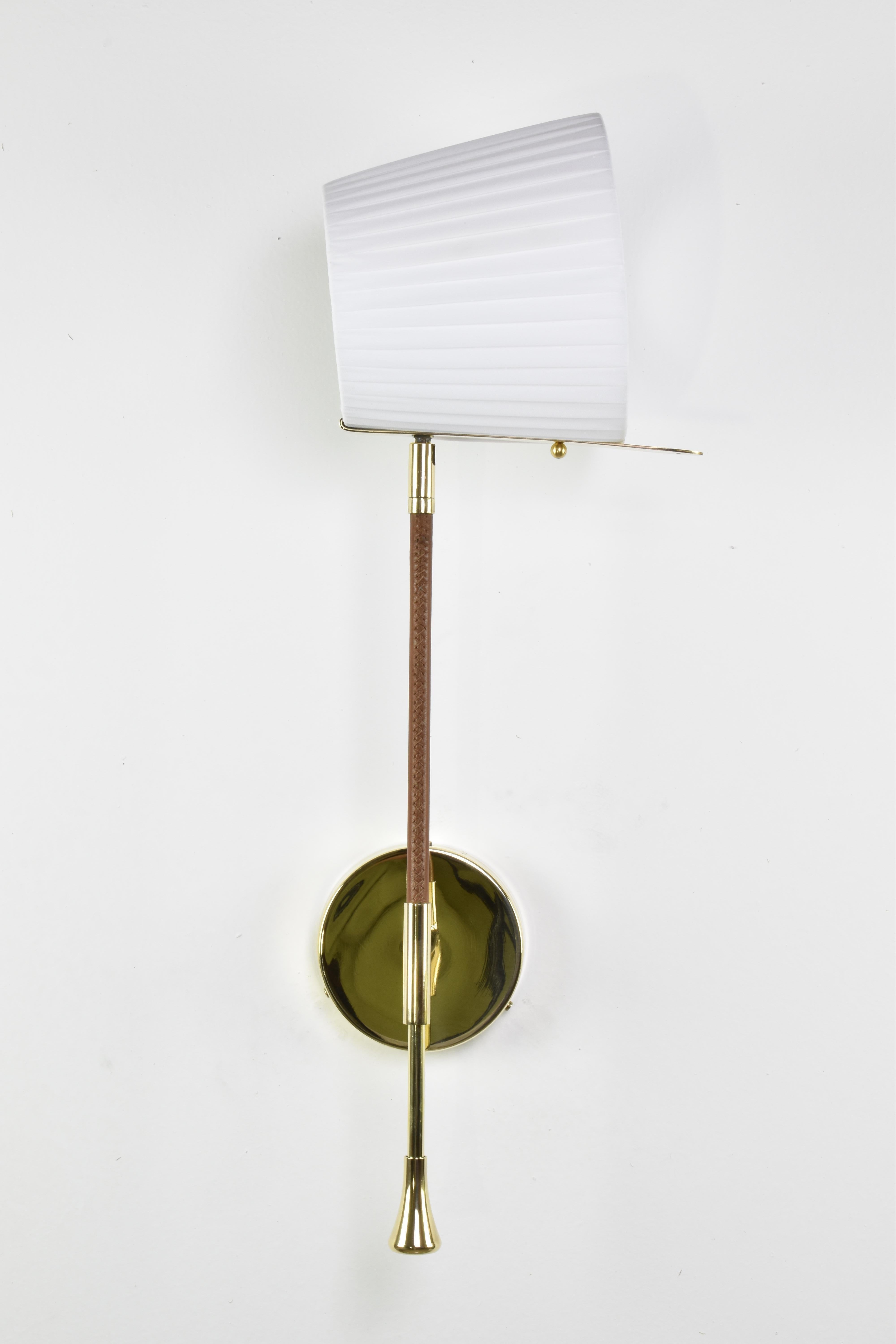 Ancora-W1 Aplique Contemporáneo Articulado de Latón, Colección Flow Moderno en venta