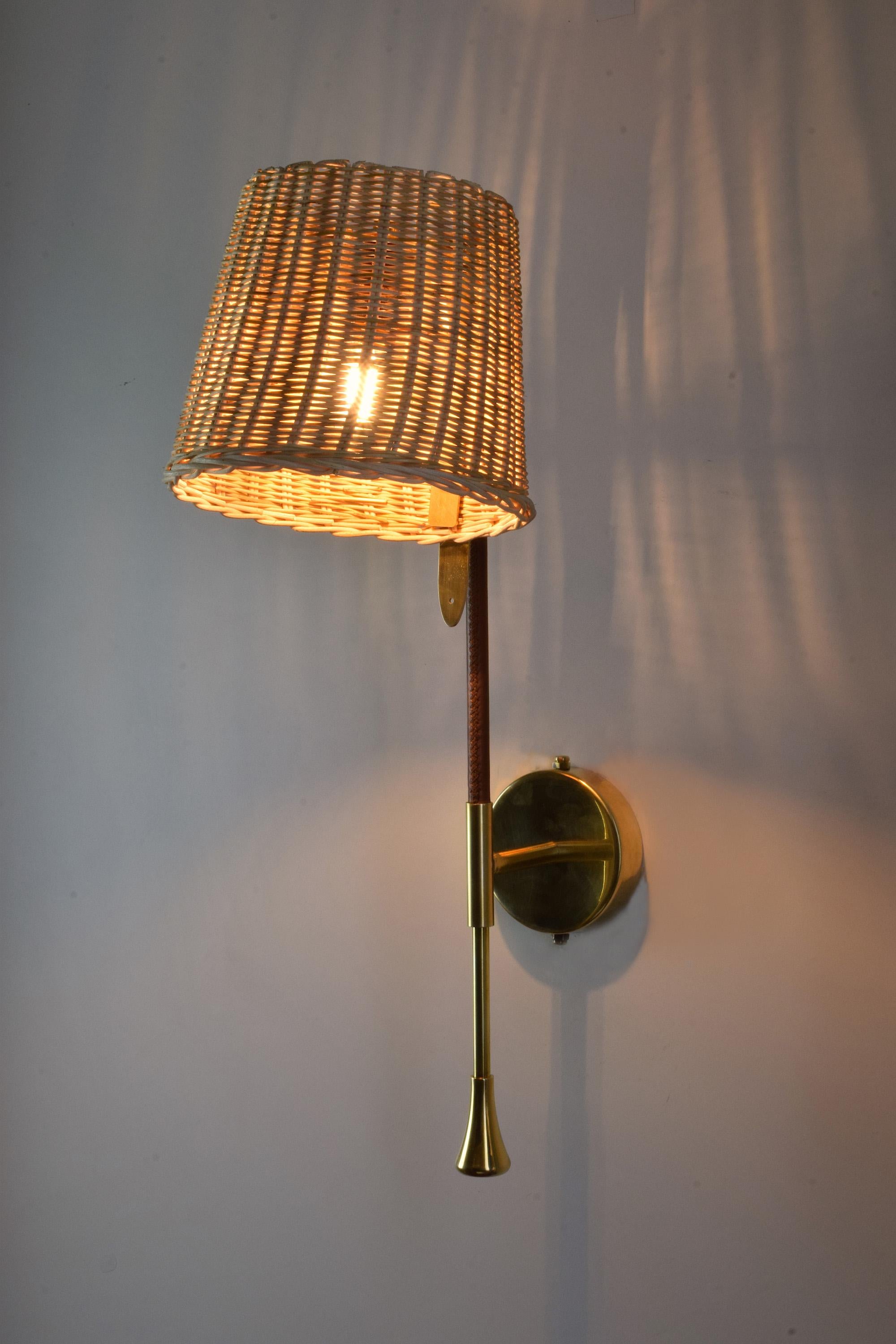 Ancora-W2 Contemporary Brass and Rattan Wall Light, Flow Collection In New Condition For Sale In Paris, FR