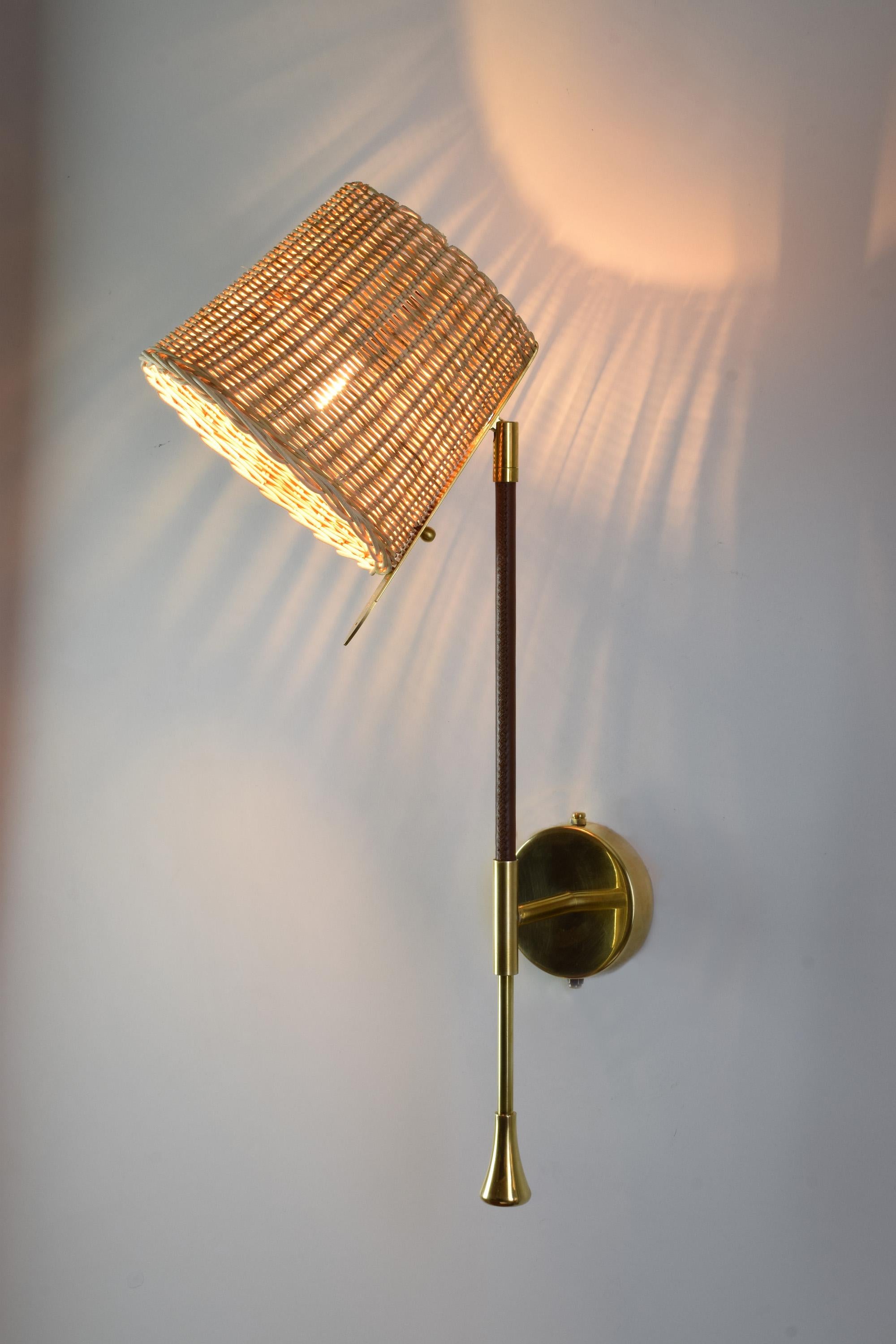 Modern Ancora-W2 Contemporary Brass and Rattan Wall Light, Flow Collection For Sale