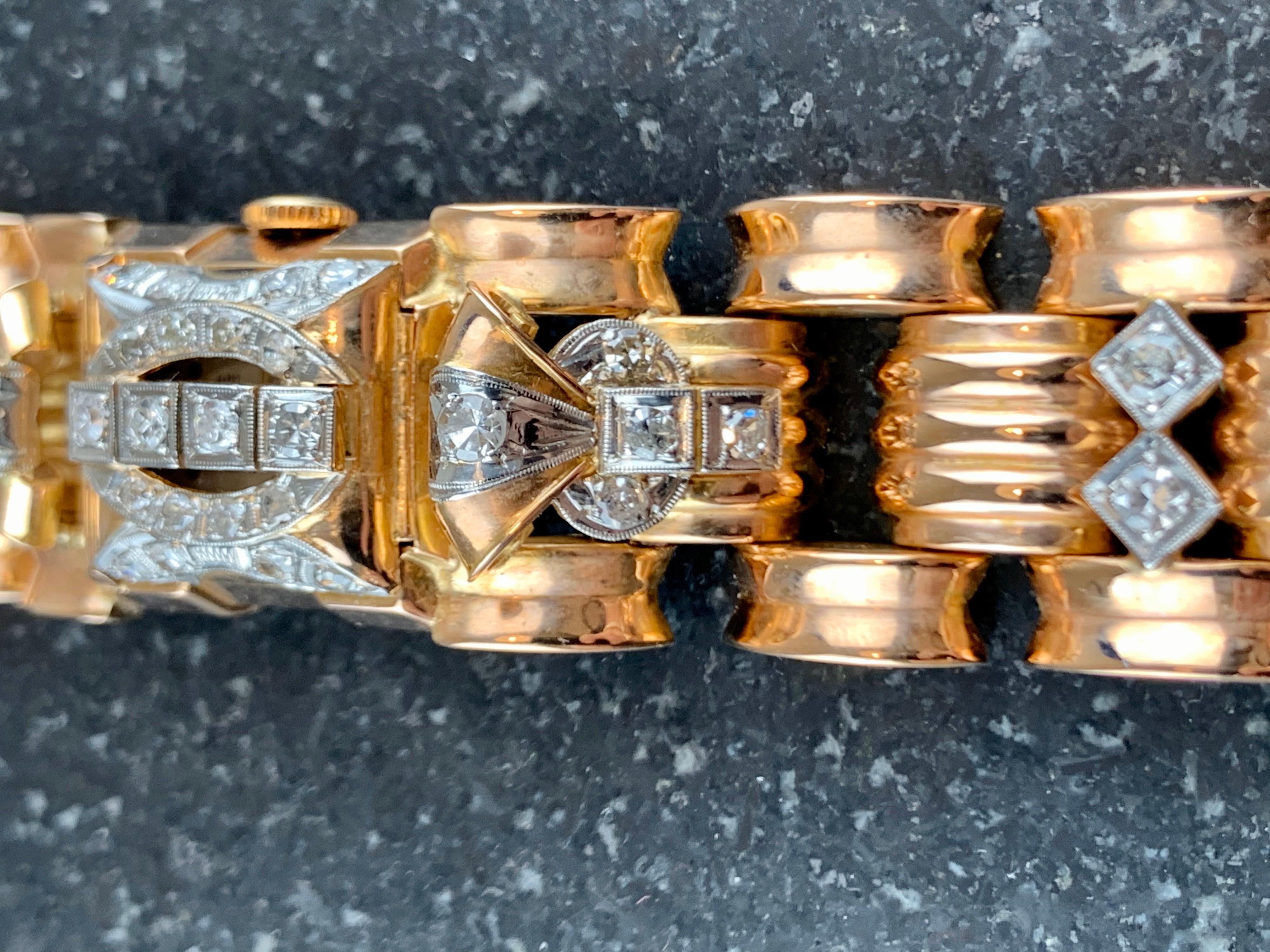 Ancre 15 Rubis 18 Carat Gold Diamond Ladies Watch For Sale 3