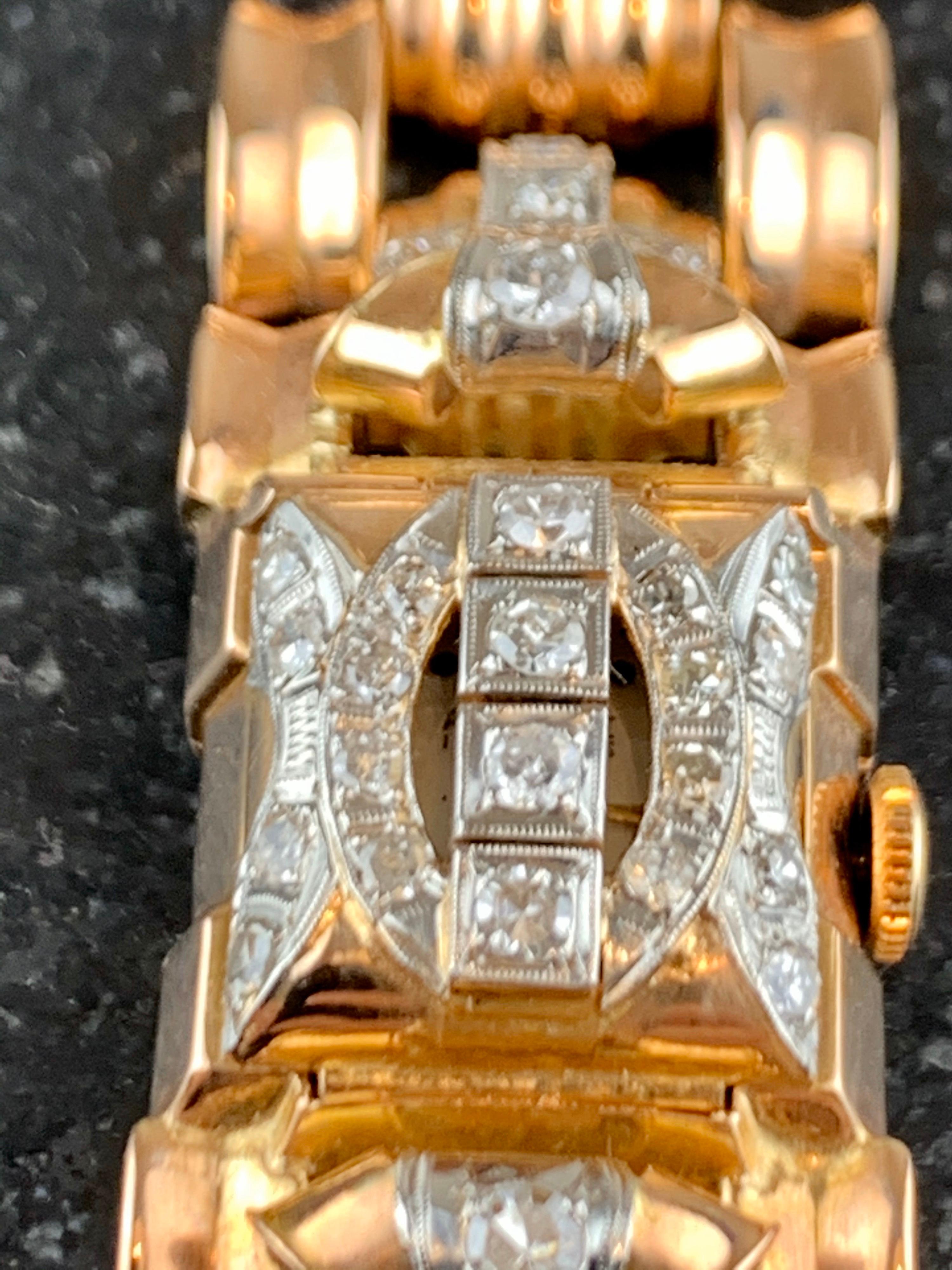 Ancre 15 Rubis 18 Carat Gold Diamond Ladies Watch For Sale 4