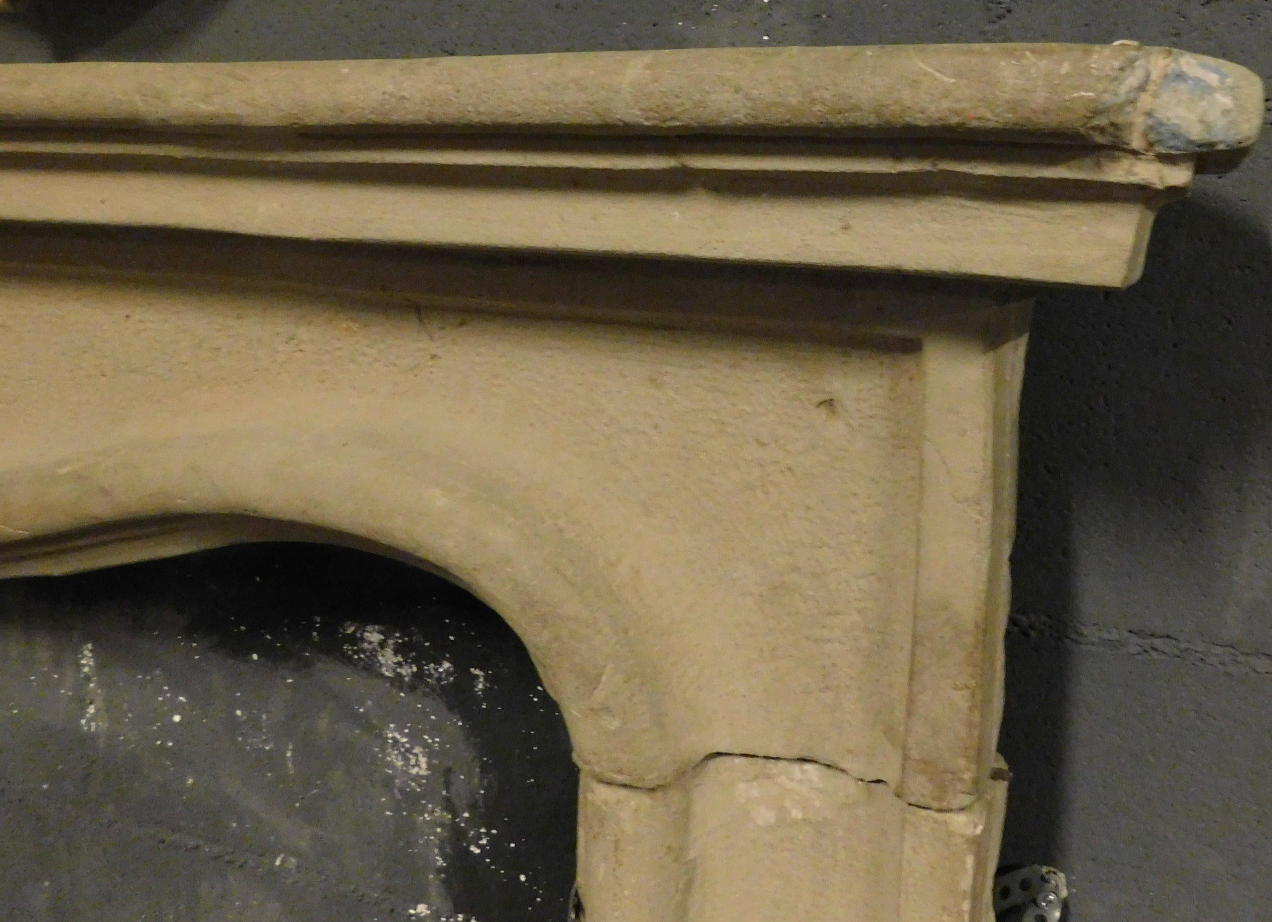 Anctique carved fireplace mantle in Serena stone, 18th century Italy 1
