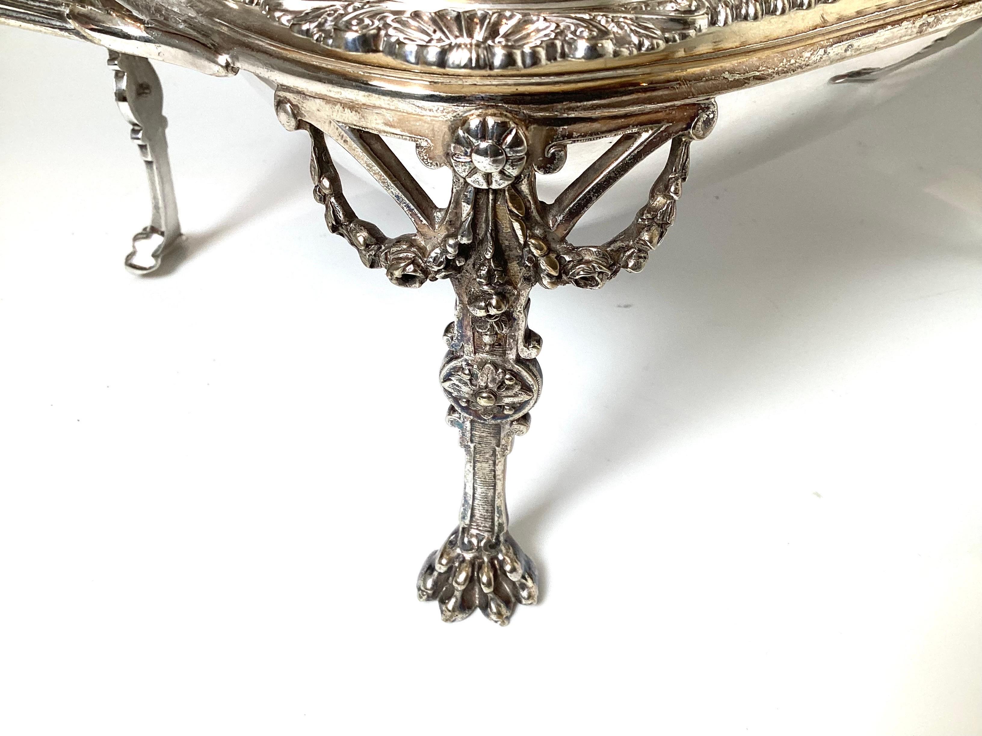 Early 20th Century And English Domed Top Entrée Server Silver Plate 