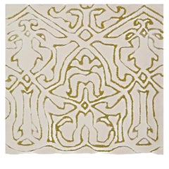 e il tappeto astratto con motivi vegetali "Olive Arabesque", realizzato a mano con la tecnica del tufting, di Doris Leslie Blau