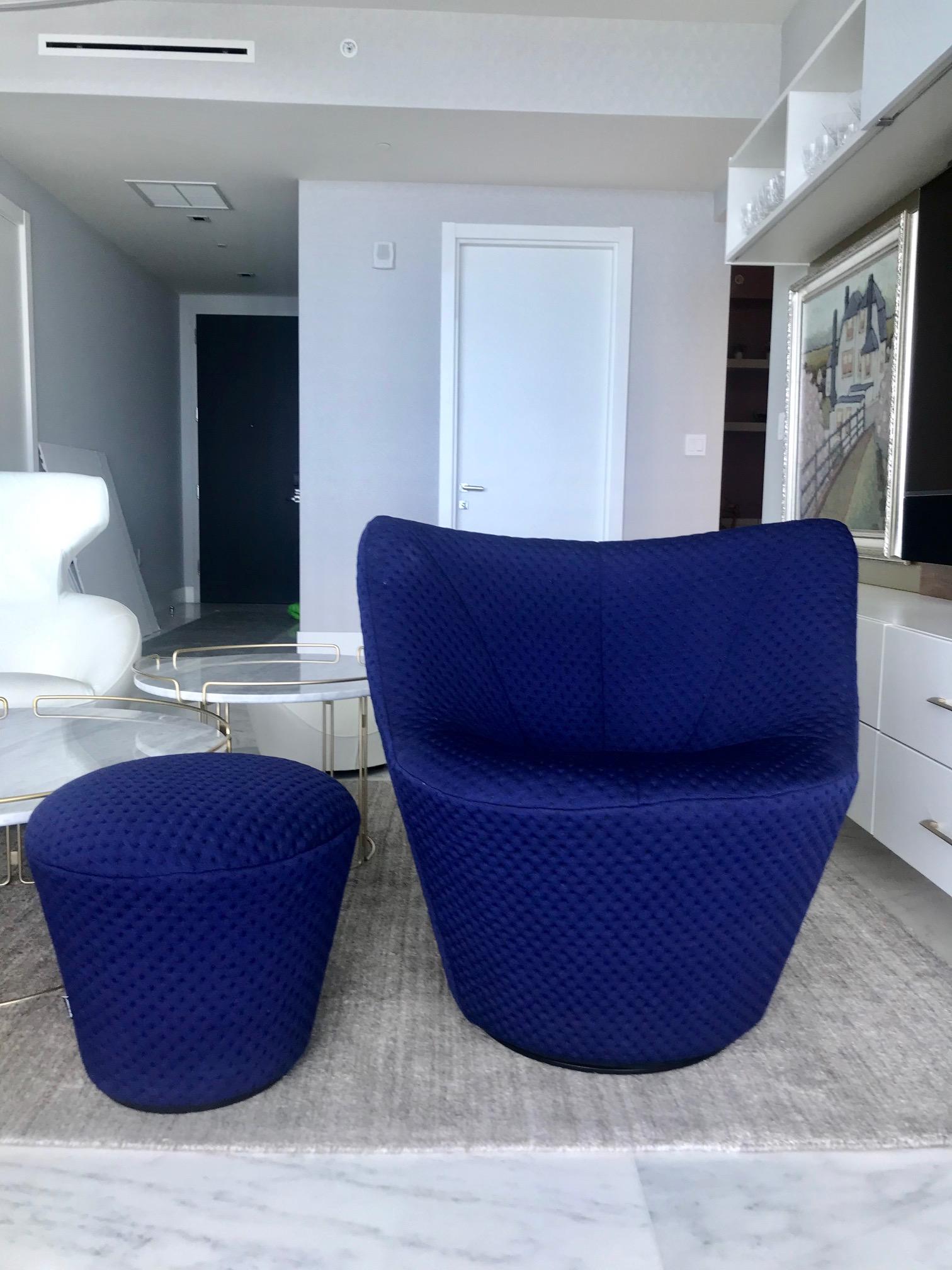Anda Swivel Armchair and Ottoman by Pierre Paulin for Ligne Roset, circa 2018 4