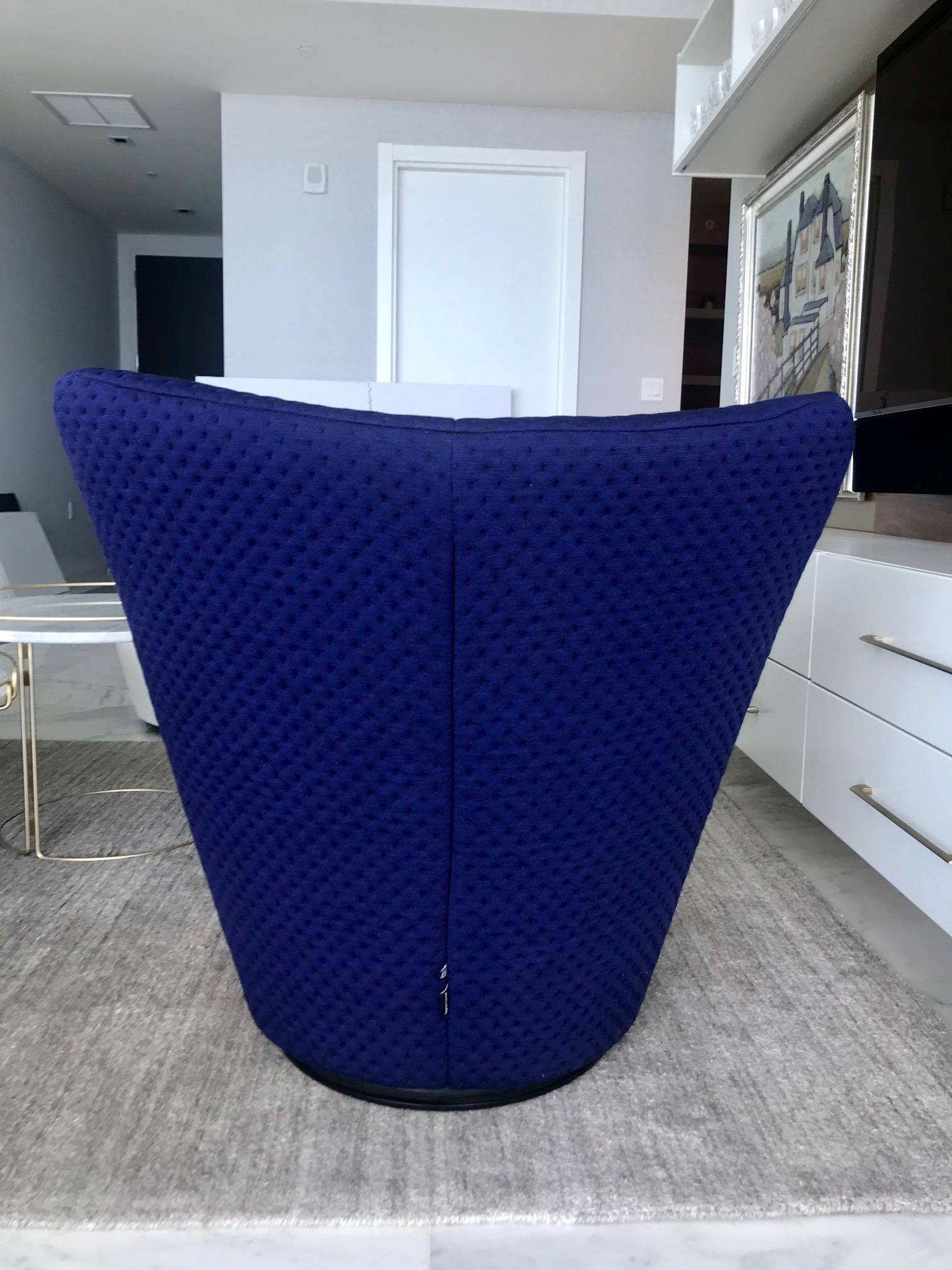Anda Swivel Armchair and Ottoman by Pierre Paulin for Ligne Roset, circa 2018 In Good Condition In Fort Lauderdale, FL