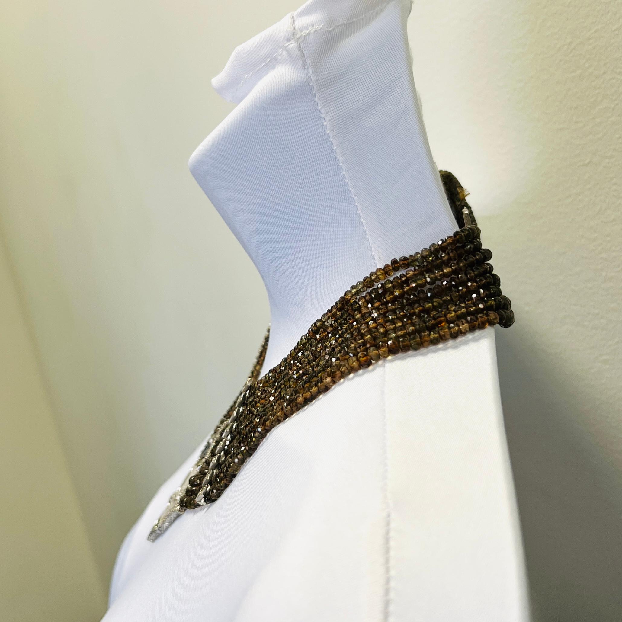 Collana a più fili con andalusite e diamanti a forma multipla in oro bianco 18 carati In condizioni Nuovo in vendita a Los Angeles, CA