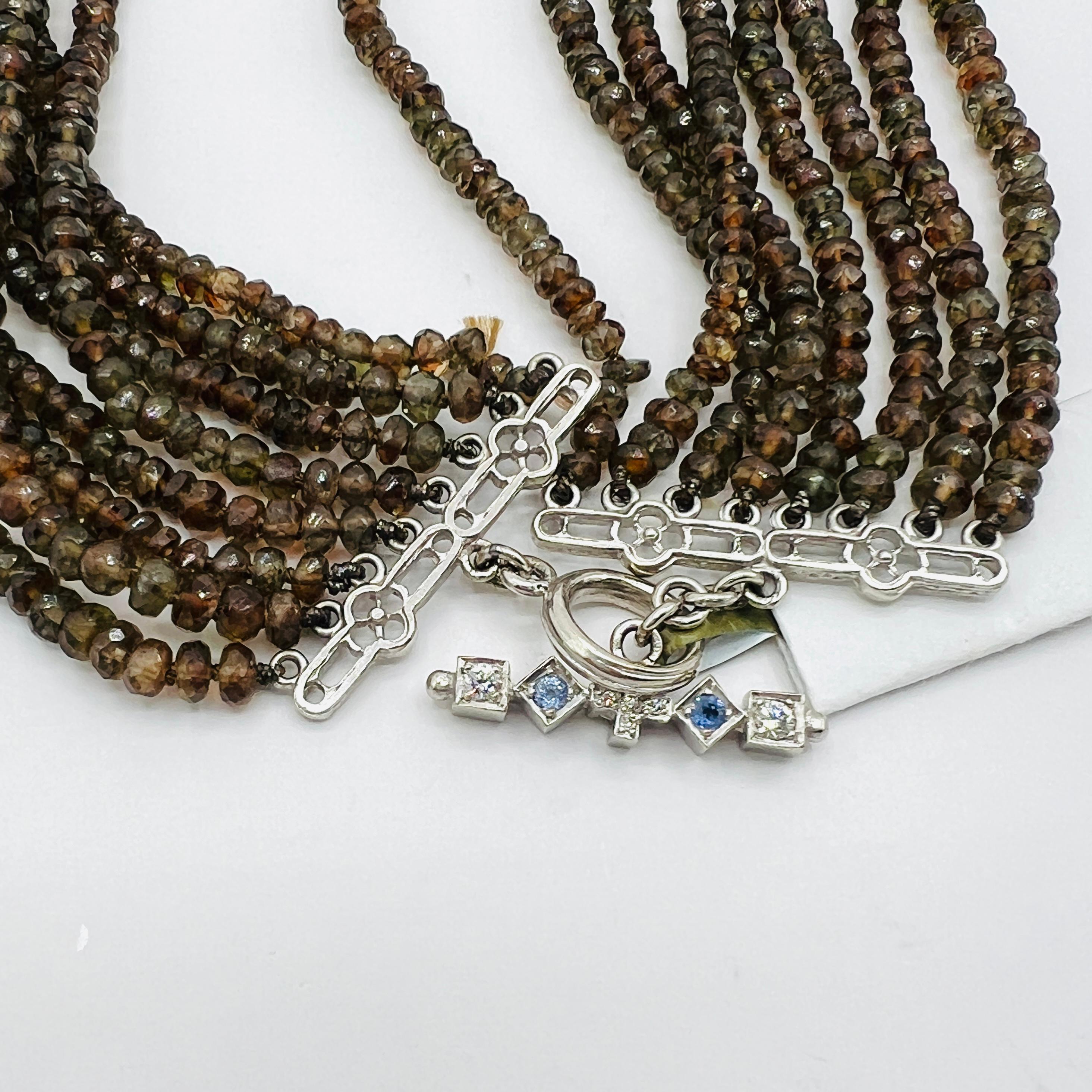 Collana a più fili con andalusite e diamanti a forma multipla in oro bianco 18 carati in vendita 2