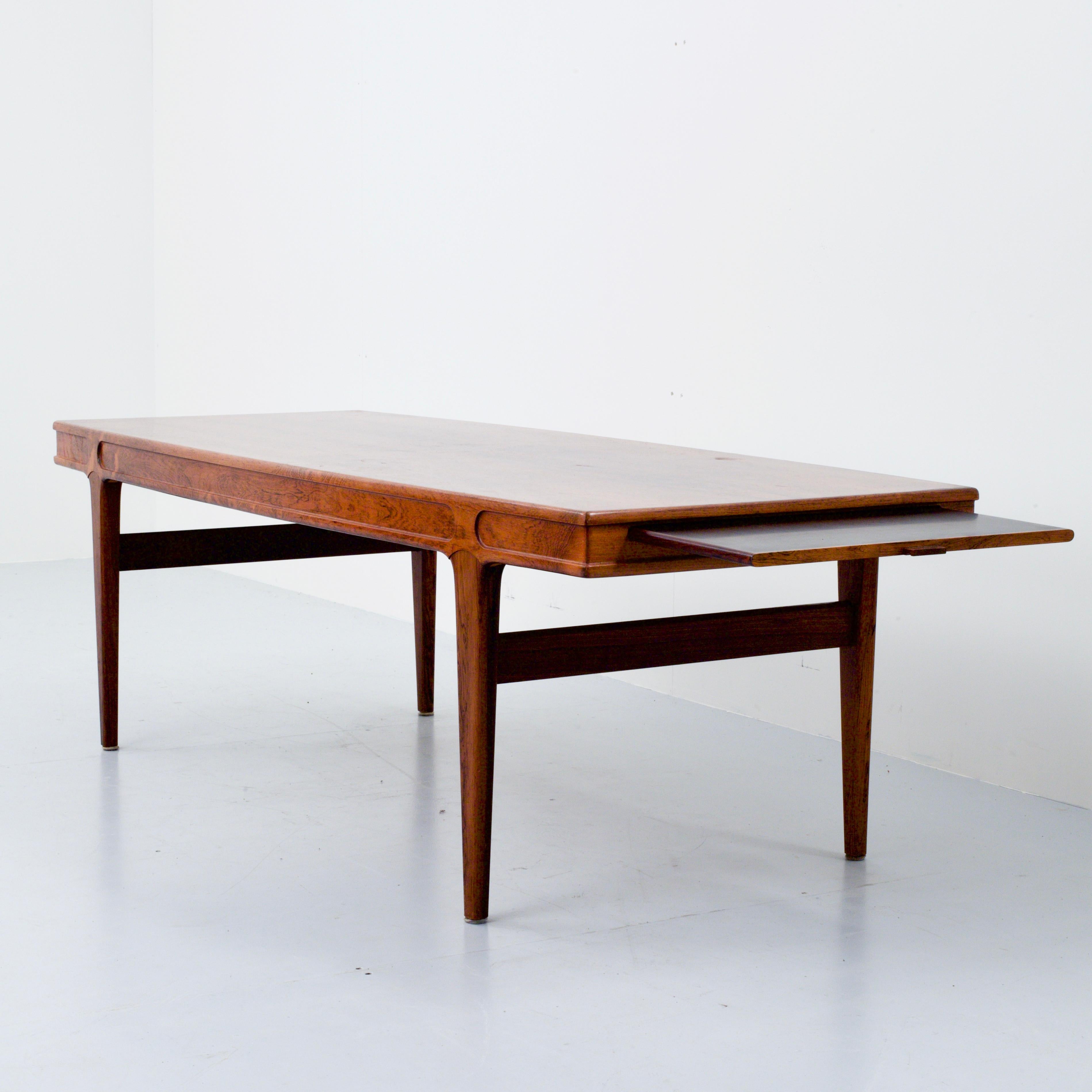 Mid-Century Modern Table basse en bois de rose de Johannes Andersen, Danemark, années 1960 en vente