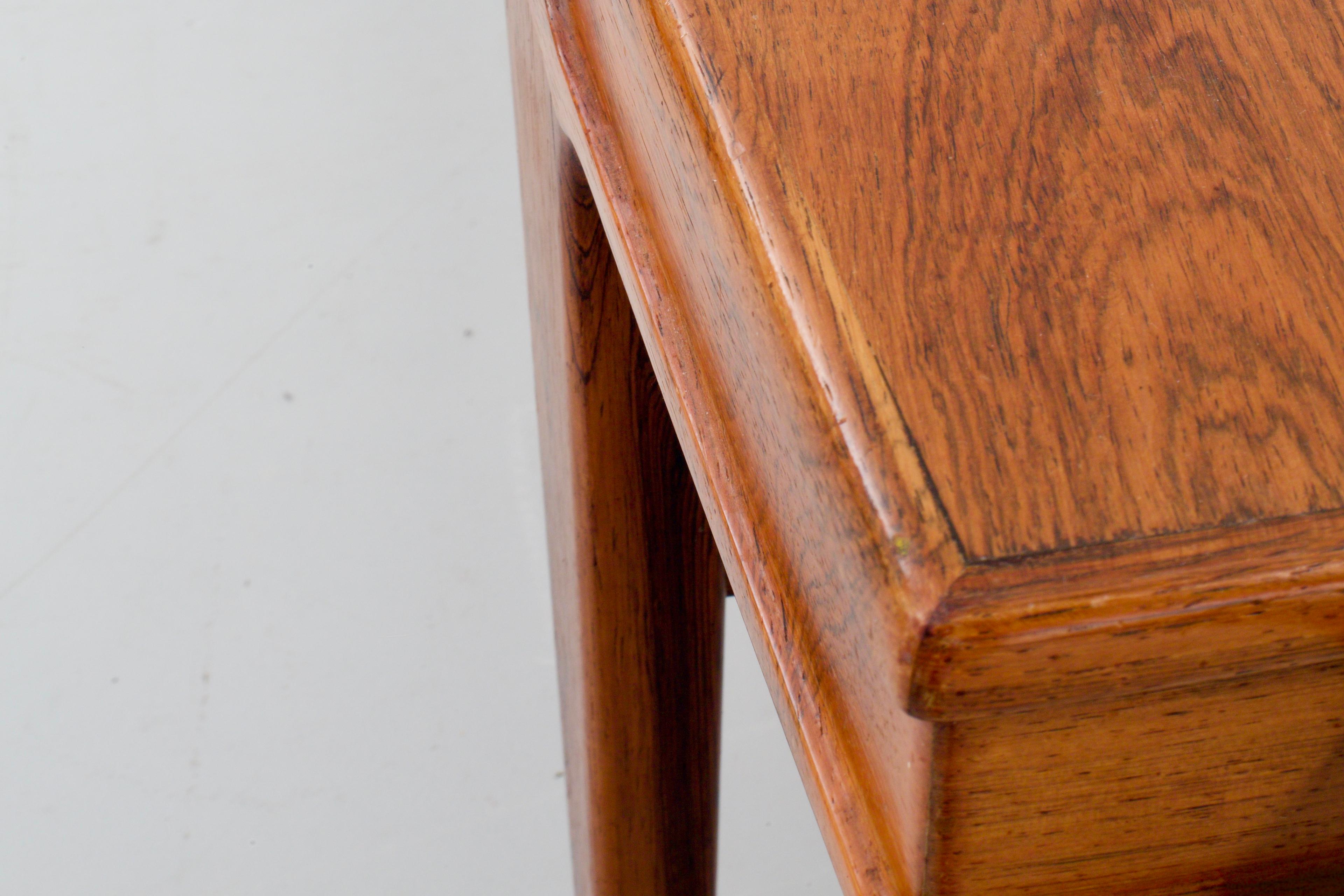 Table basse en bois de rose de Johannes Andersen, Danemark, années 1960 Bon état - En vente à Uithoorn, NL