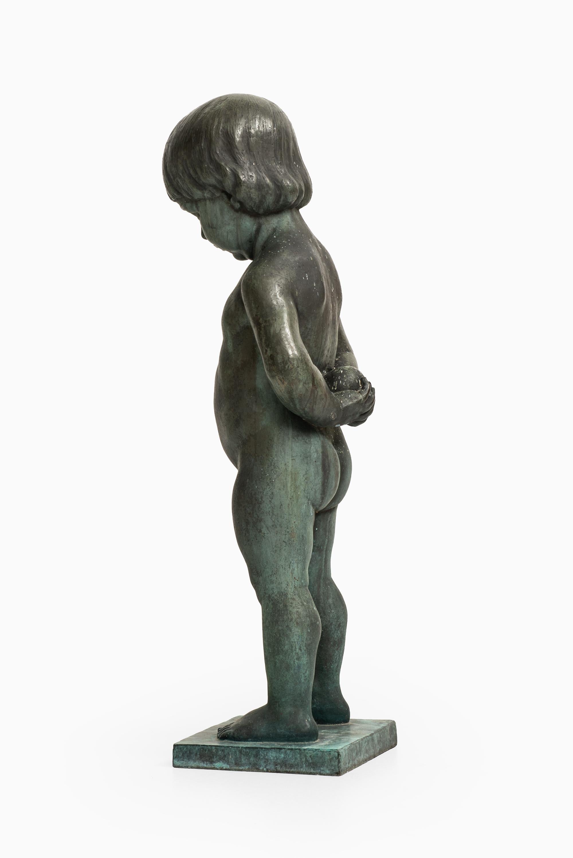 Mid-20th Century Anders Jönsson Sculpture 'Boy with Apple' by Erik Pettersson Fud, in Sweden For Sale