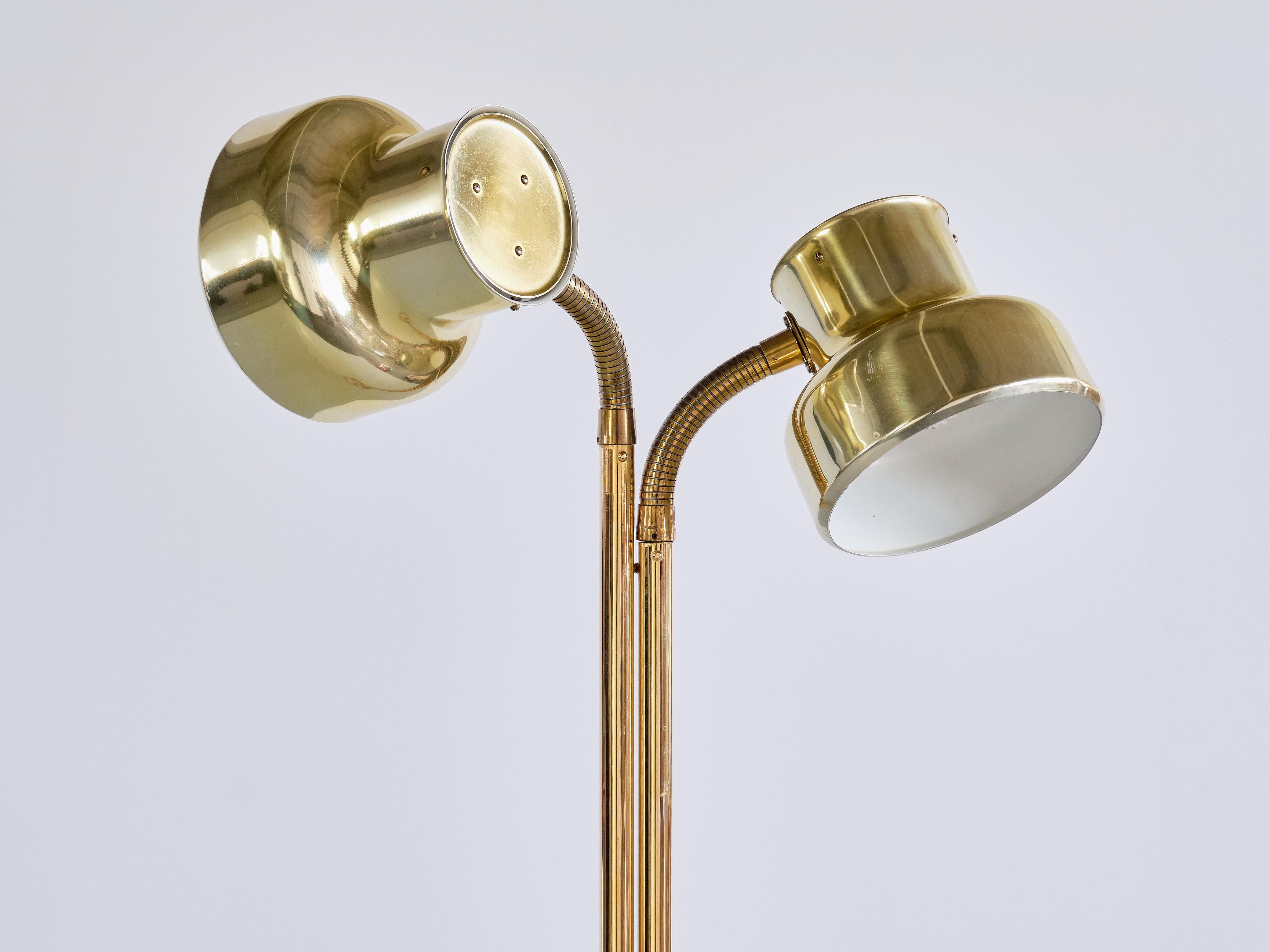 Milieu du XXe siècle Anders Pehrson lampadaire 'Bumling' en laiton, Atelje Lyktan, Suède, 1968 en vente