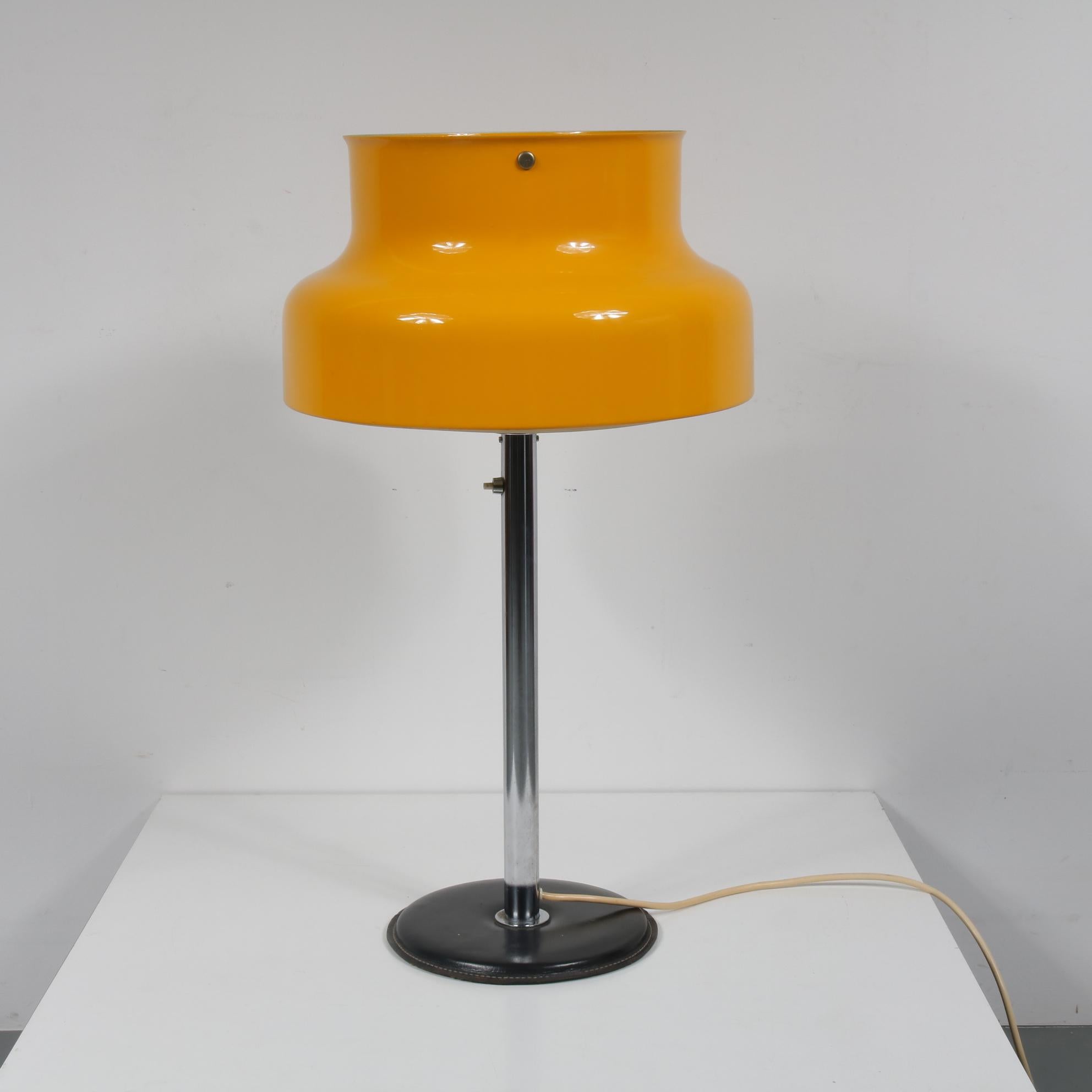 Beautiful table or desk lamp designed by Anders Pehrson, this highly recognizable model is named 