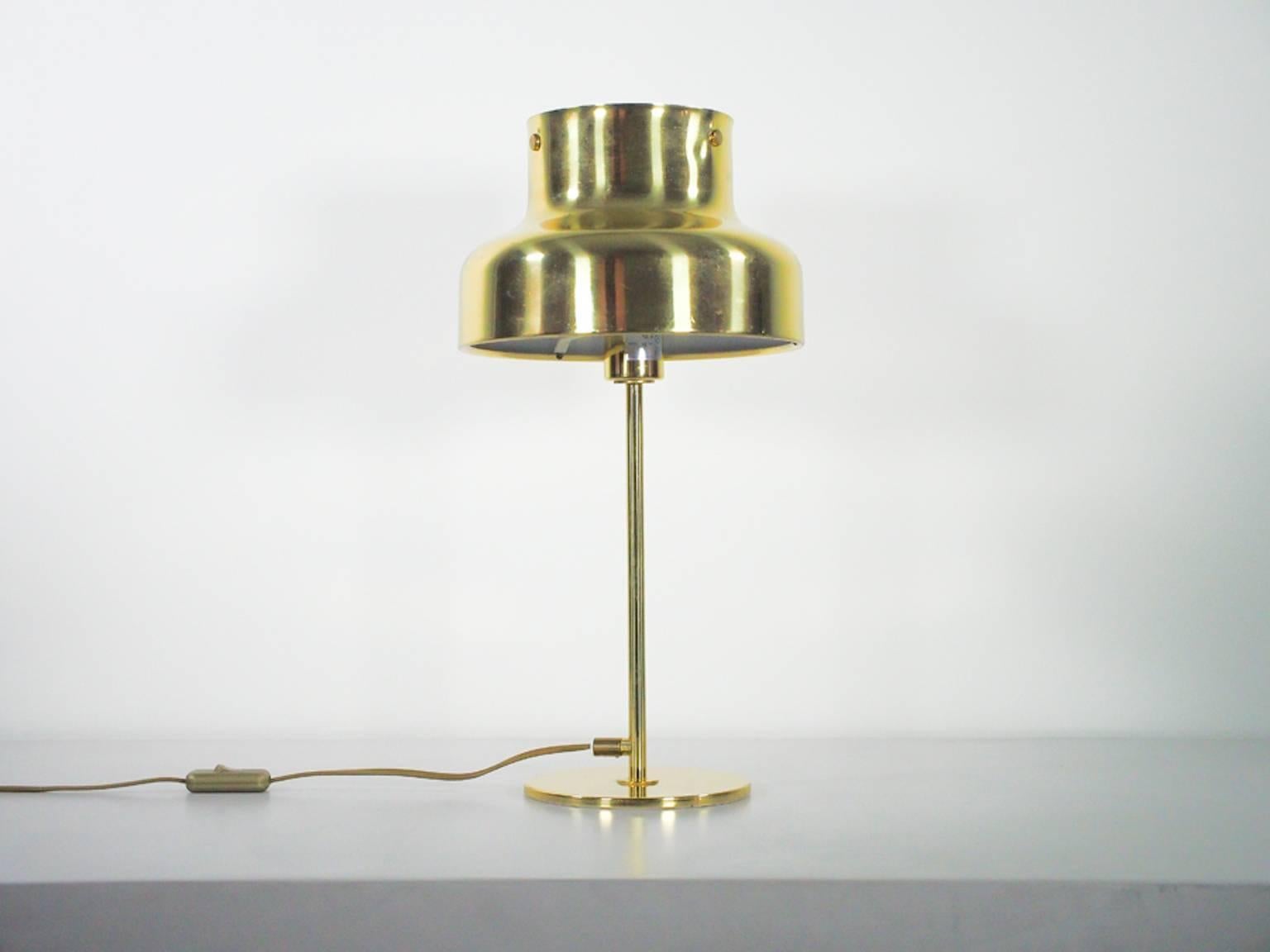 Anders Pehrson brass table lamp, model Bumling, manufactured in Sweden by Atelje Lyktan in the 1960s. Label marked. The shade has some scratches and dents, please see the images.