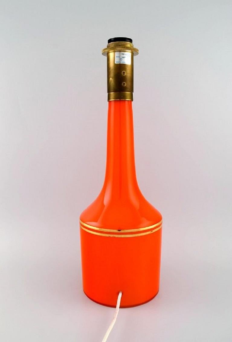 Anders Pehrson für Atelj Lyktan, zwei große Tischlampen aus orangefarbenem Kunstglas (Schwedisch) im Angebot