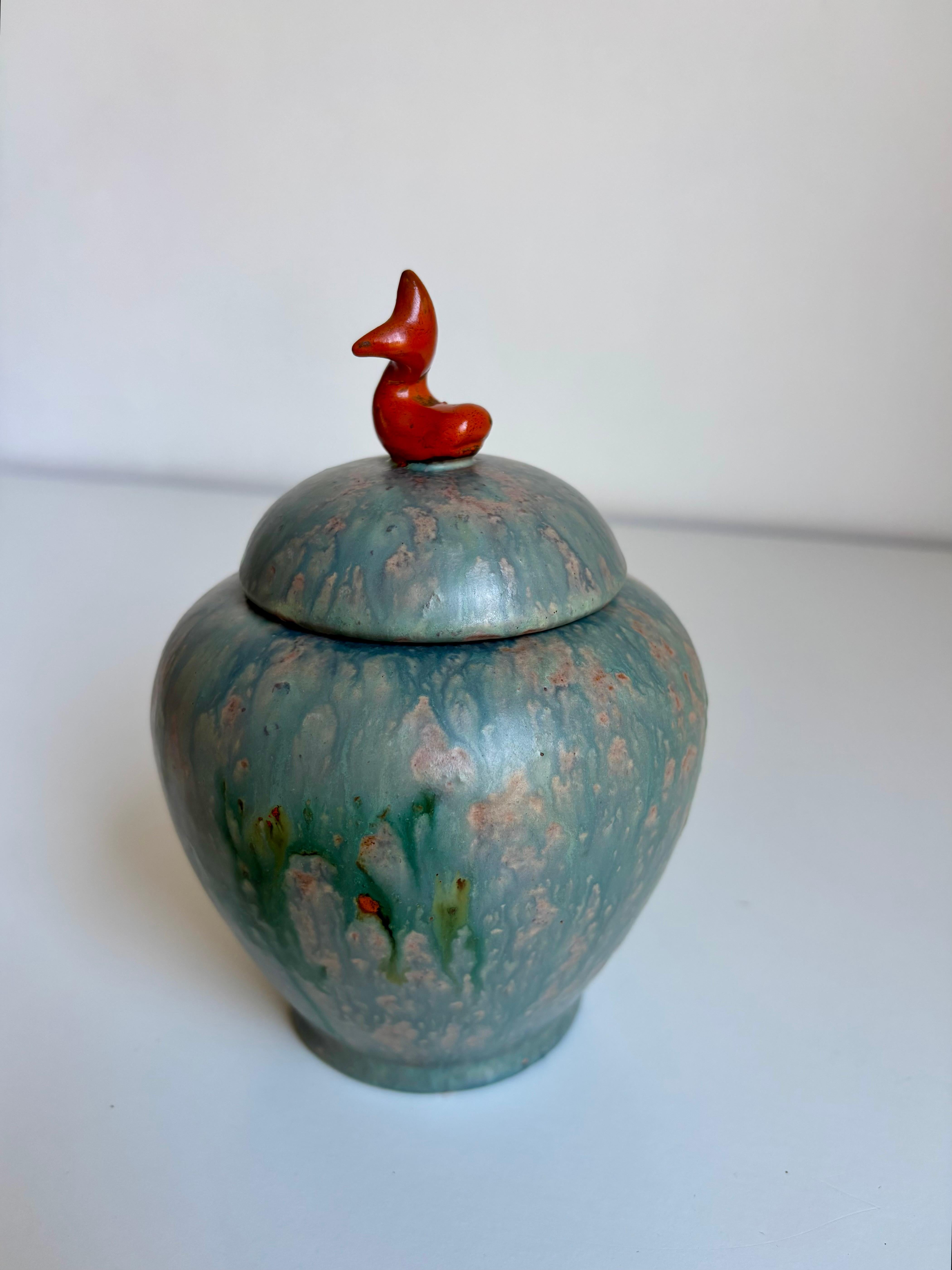 Andersson & Johansson, jarre à couvercle en forme de poisson Höganäs, années 1930 Bon état - En vente à Copenhagen, DK