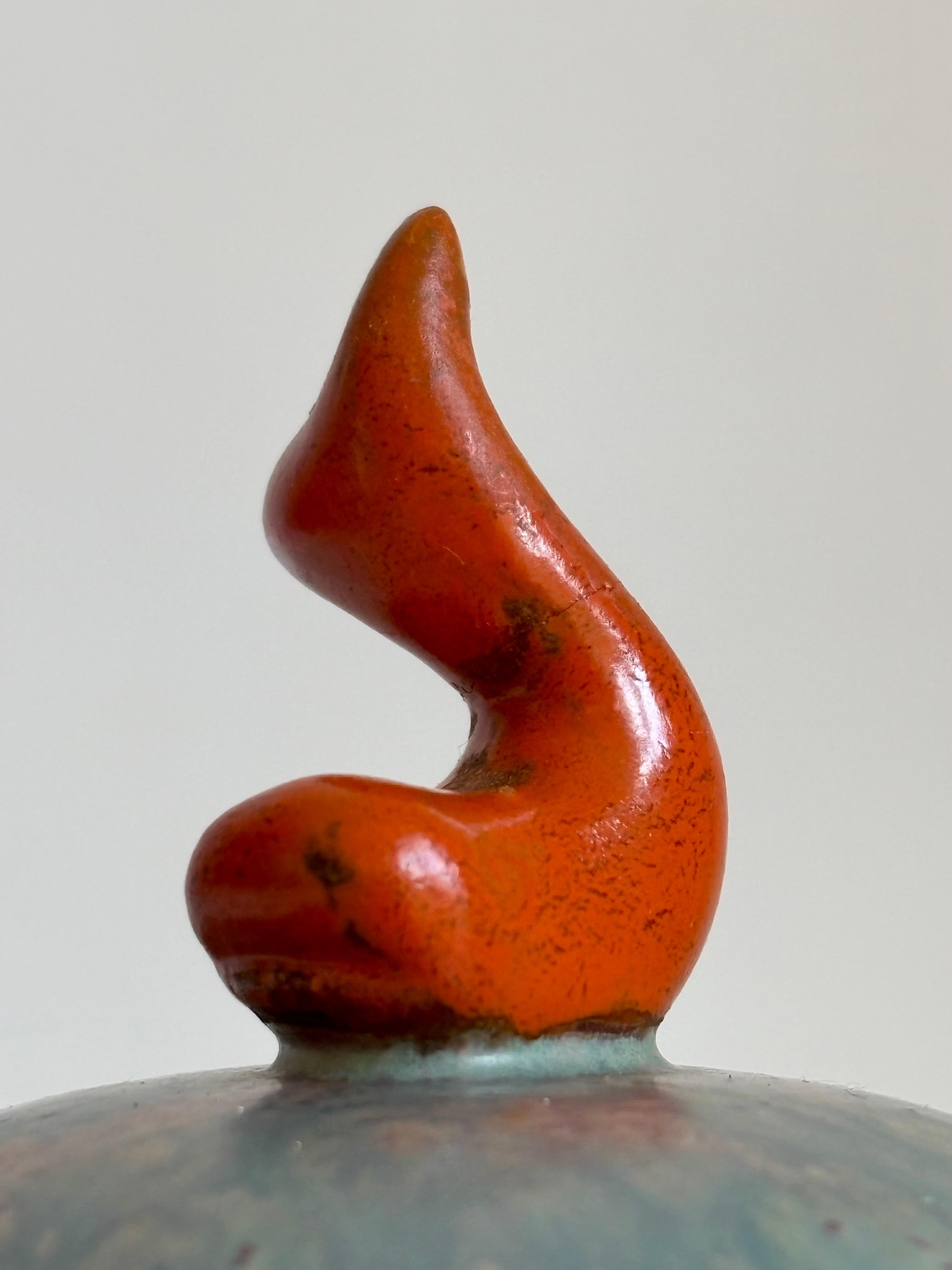 Andersson & Johansson, jarre à couvercle en forme de poisson Höganäs, années 1930 en vente 1