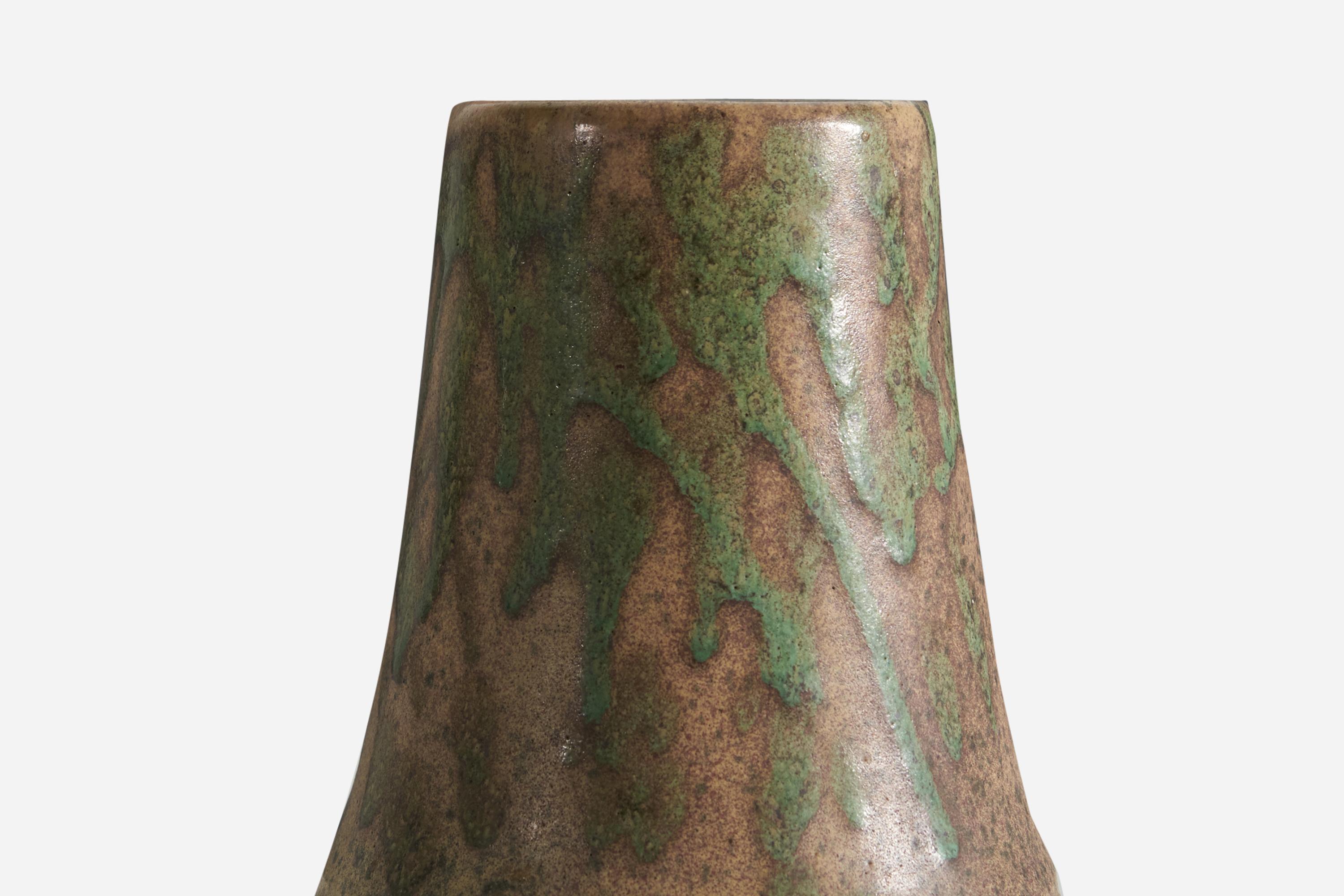 Andersson & Johansson, Vase, Beige and Green-Glazed Stoneware, Sweden 1940s In Good Condition For Sale In High Point, NC