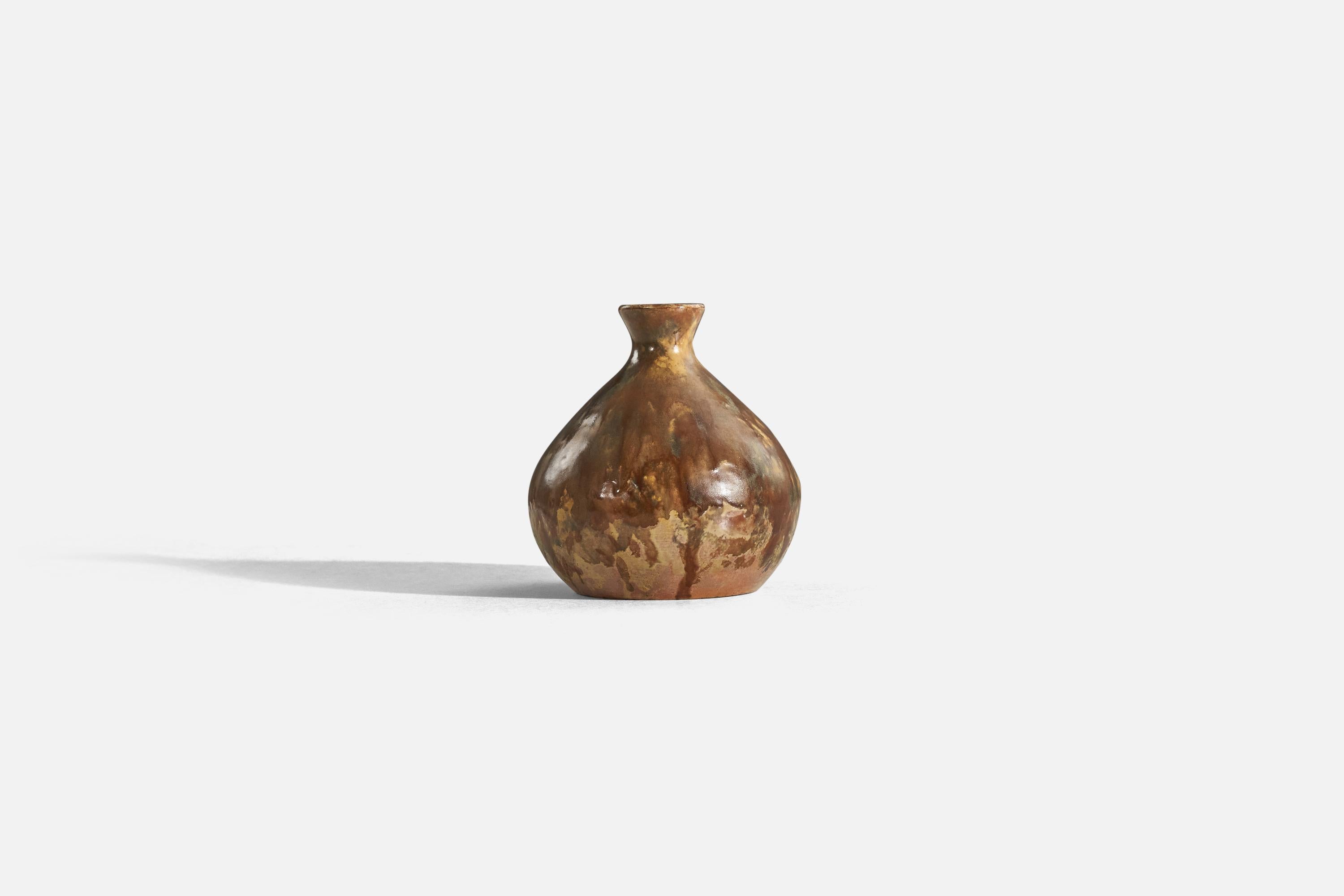 A brown, glazed stoneware vase designed and produced by Andersson & Johansson, Höganäs, Sweden, c. 1920s.