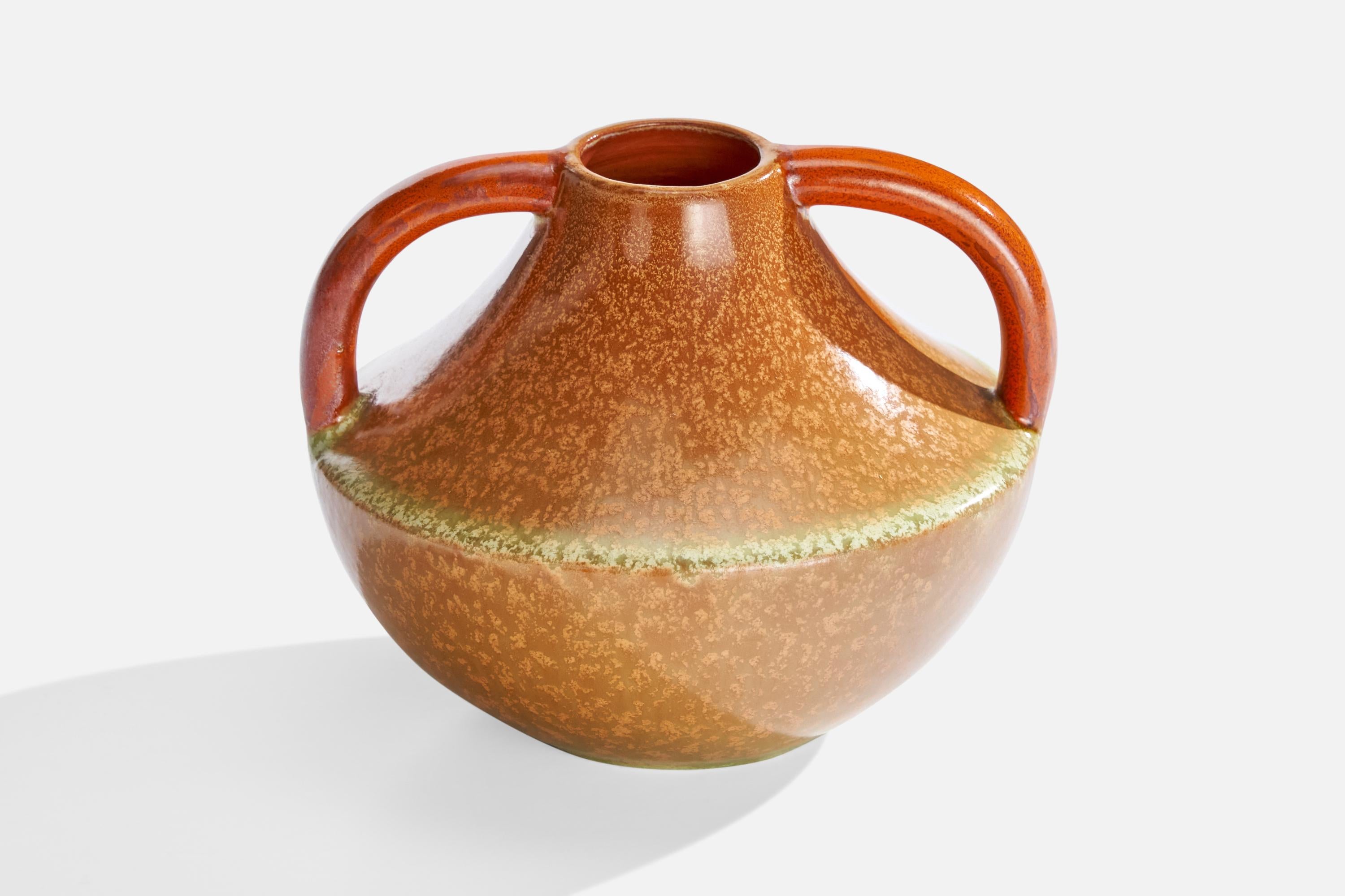 Vase en grès émaillé orange, beige et brun, conçu et produit par Andersson & Johansson, Suède, vers les années 1940.