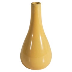 Andersson & Johansson, Jarrón, gres esmaltado amarillo, Höganäs, Suecia, década de 1940