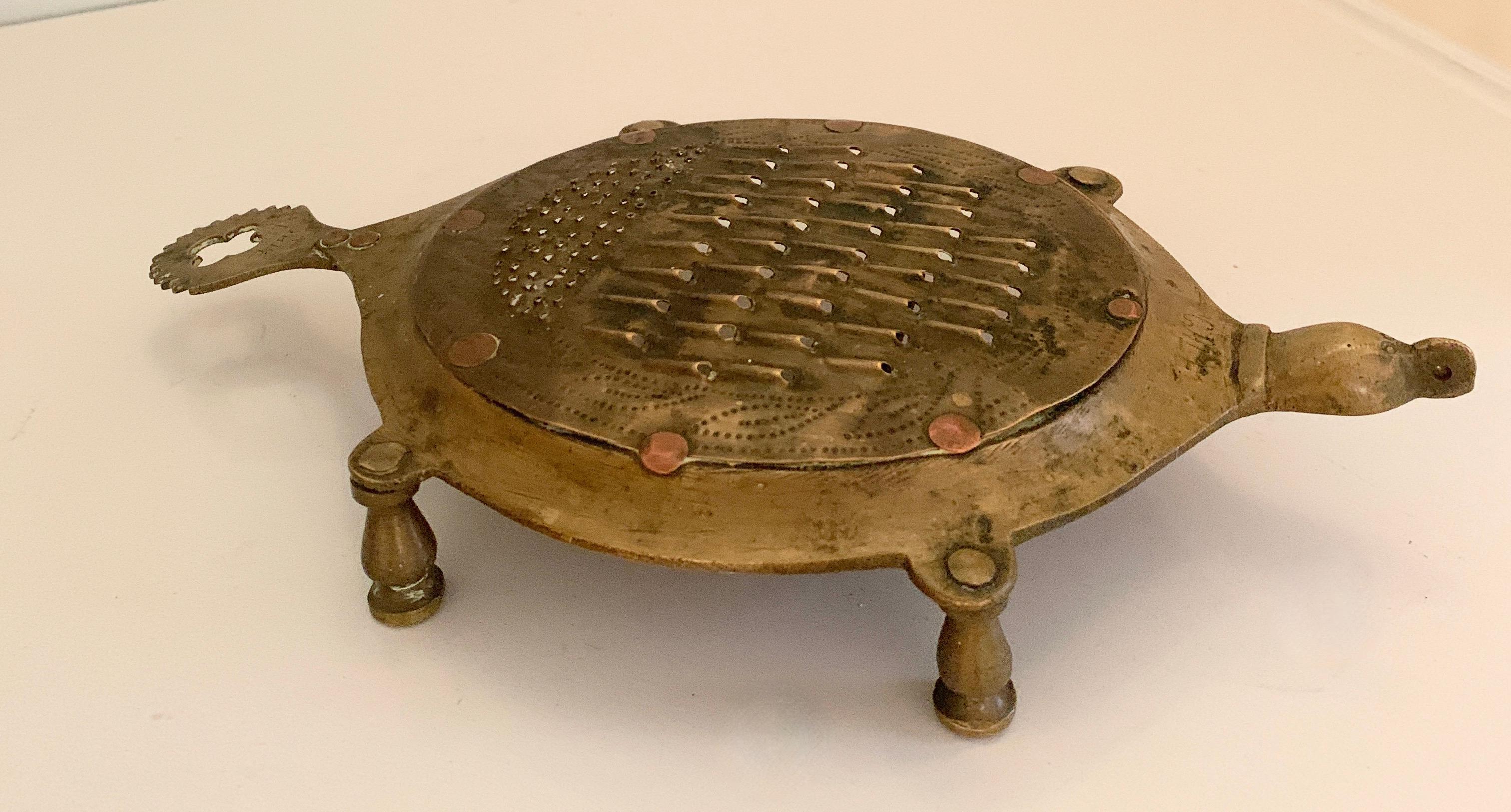 Andhra Pradesh Brass Vegetable Cheese Coconut Grater in the Shape of a Turtle In Good Condition In Los Angeles, CA
