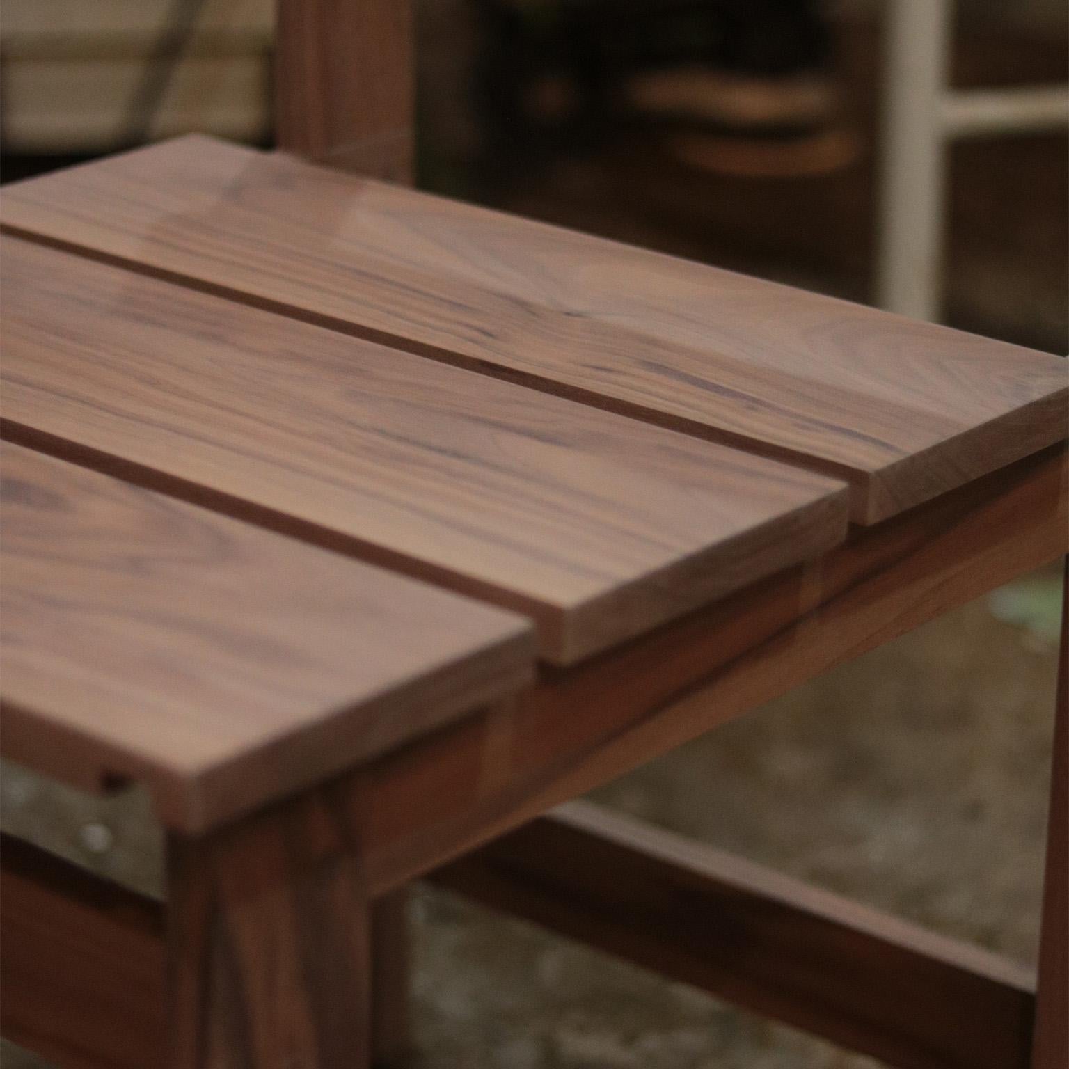 Andhrímnir Stuhl In Grau Nussbaum (Gebeizt) im Angebot