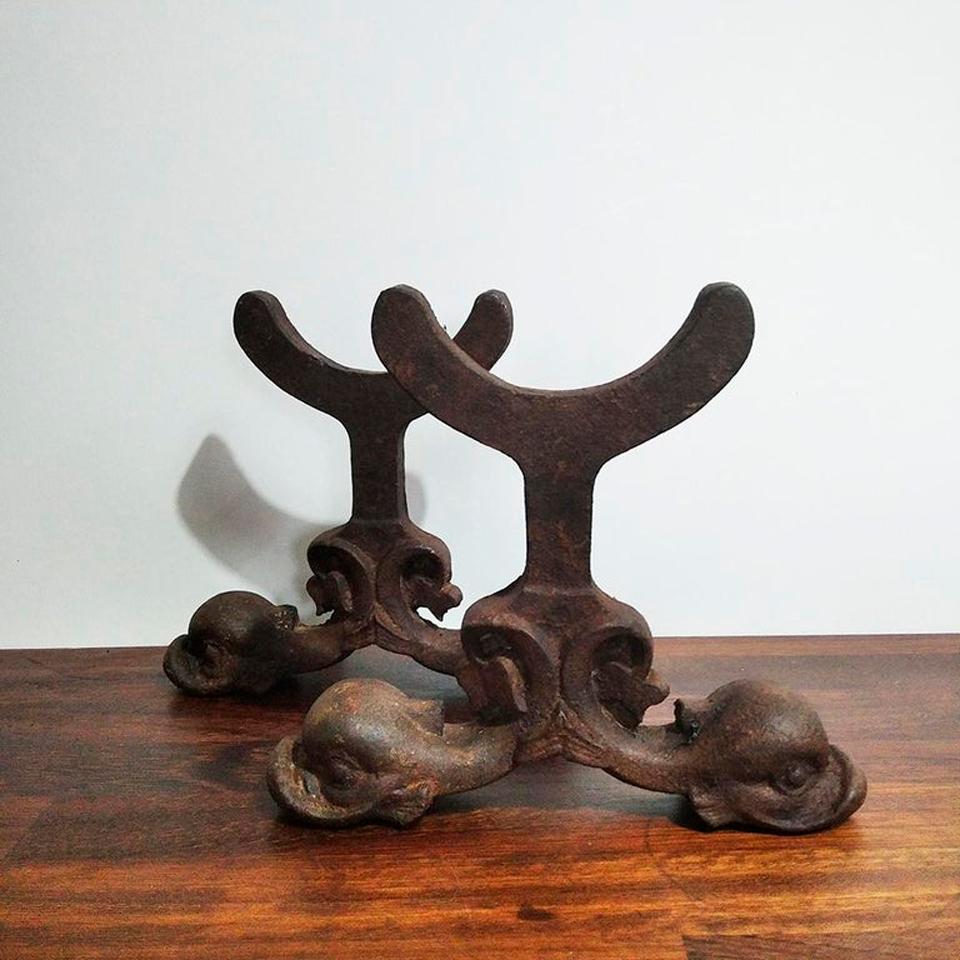 Andirons Cast Iron Antiques Fireplace  Ducks Shaped, France, Early 20th Century  For Sale 2
