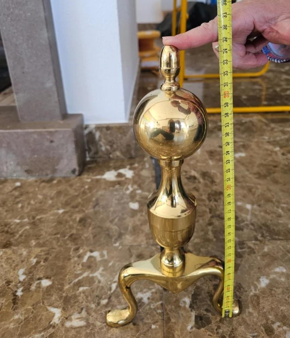Feuerböcke im Queen Anne-Stil aus Messing und Eisen  Kamine des frühen 20. Jahrhunderts (Geschmiedet) im Angebot