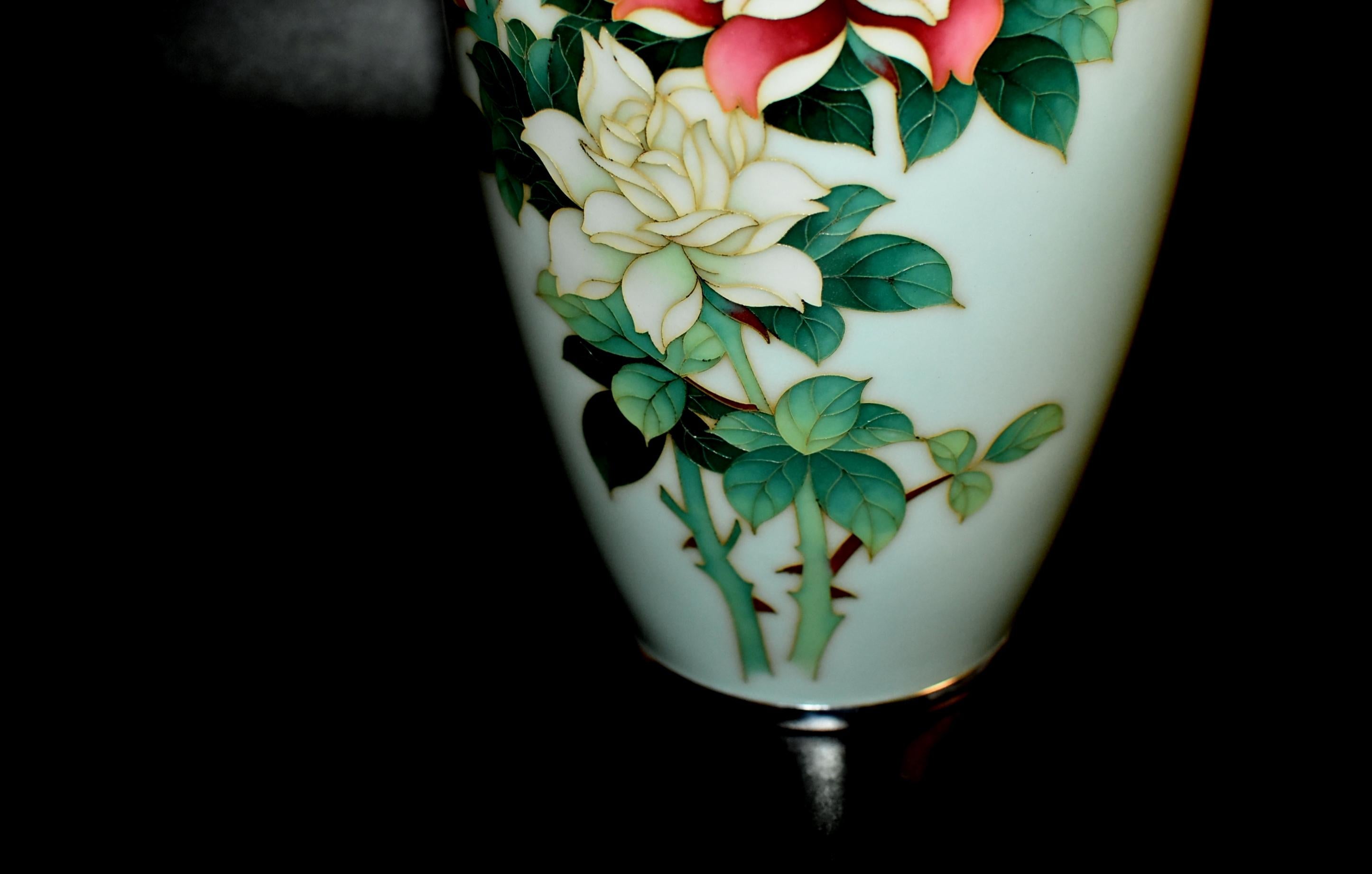 Ando Jubei Celadon Wireless Cloisonné Vase with Roses, Signed In Excellent Condition In Somis, CA
