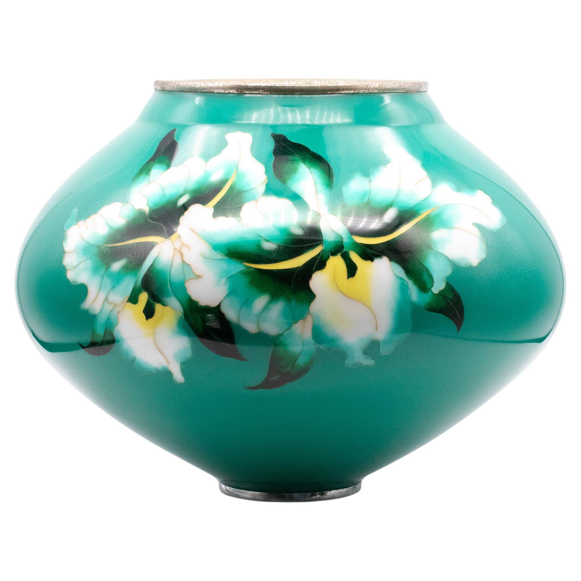 Ando Jubei Japan 1950 Showa Period Cloisonné Enamel Green Bombe Vase For Sale