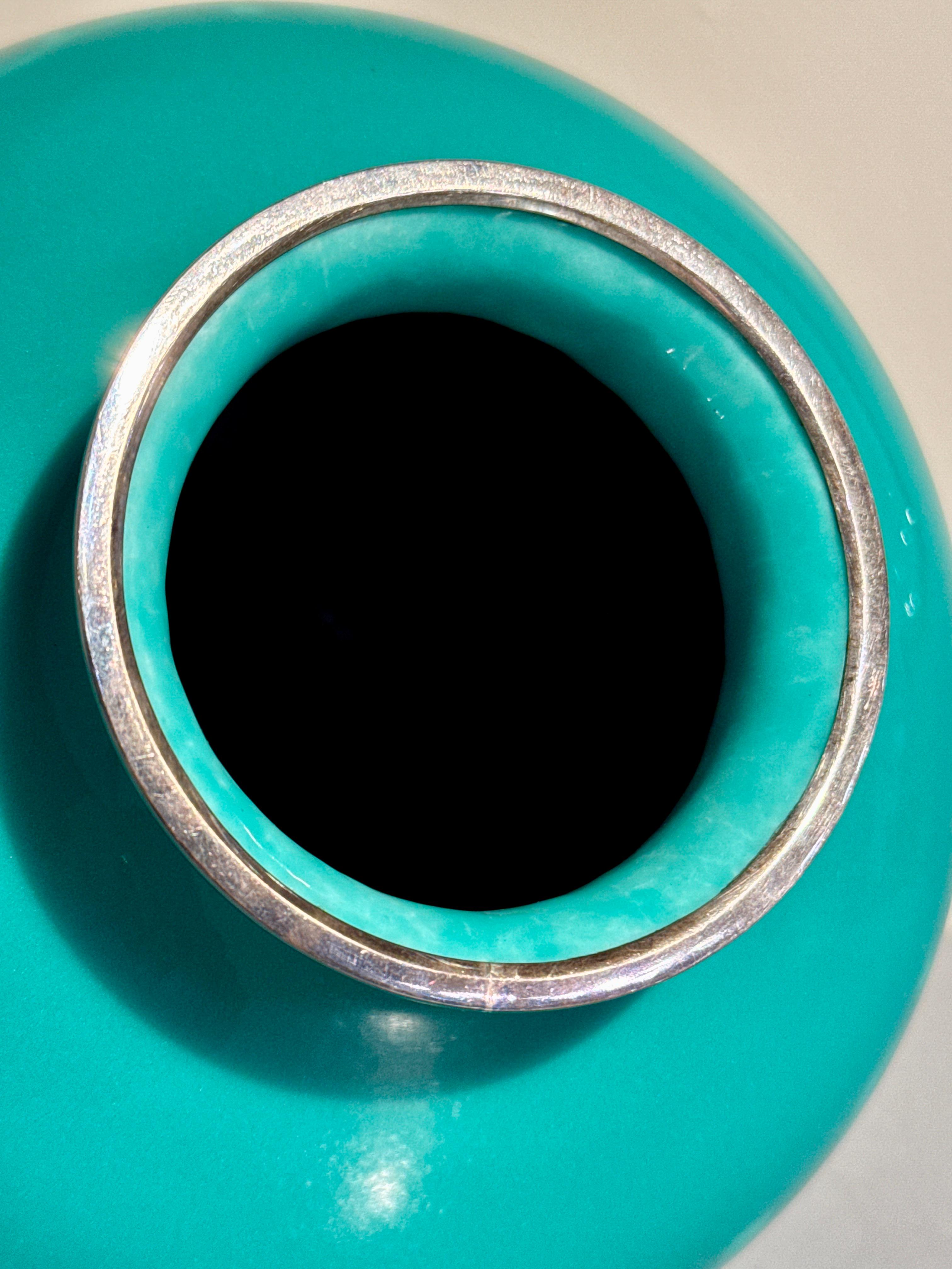 Argent Vase Ando Wireless cloisonné jade vert monté sur argent Showa, années 1930, Japon en vente