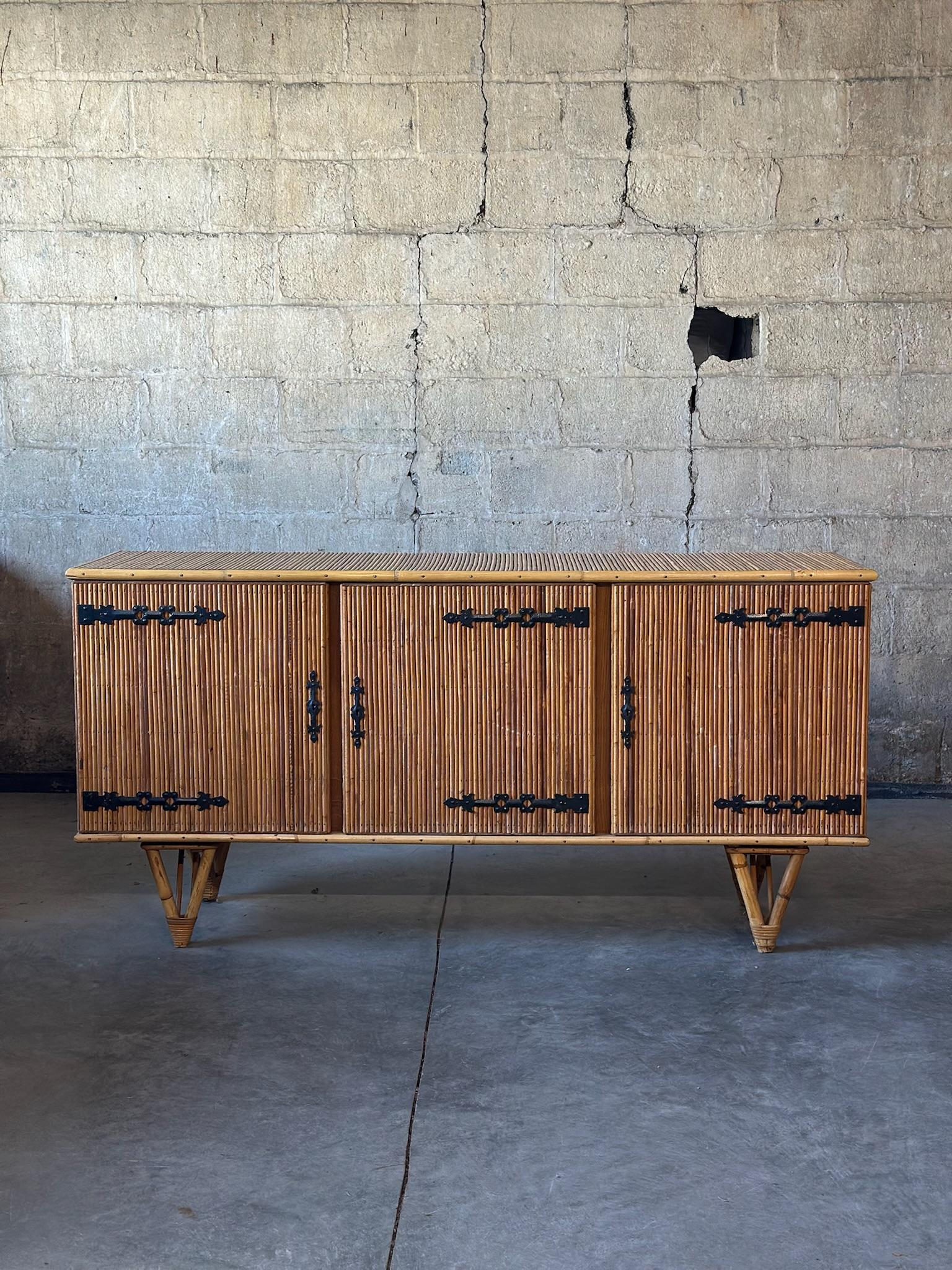 Credenza Andoux Minet in bambù In condizioni buone in vendita a Hudson, NY