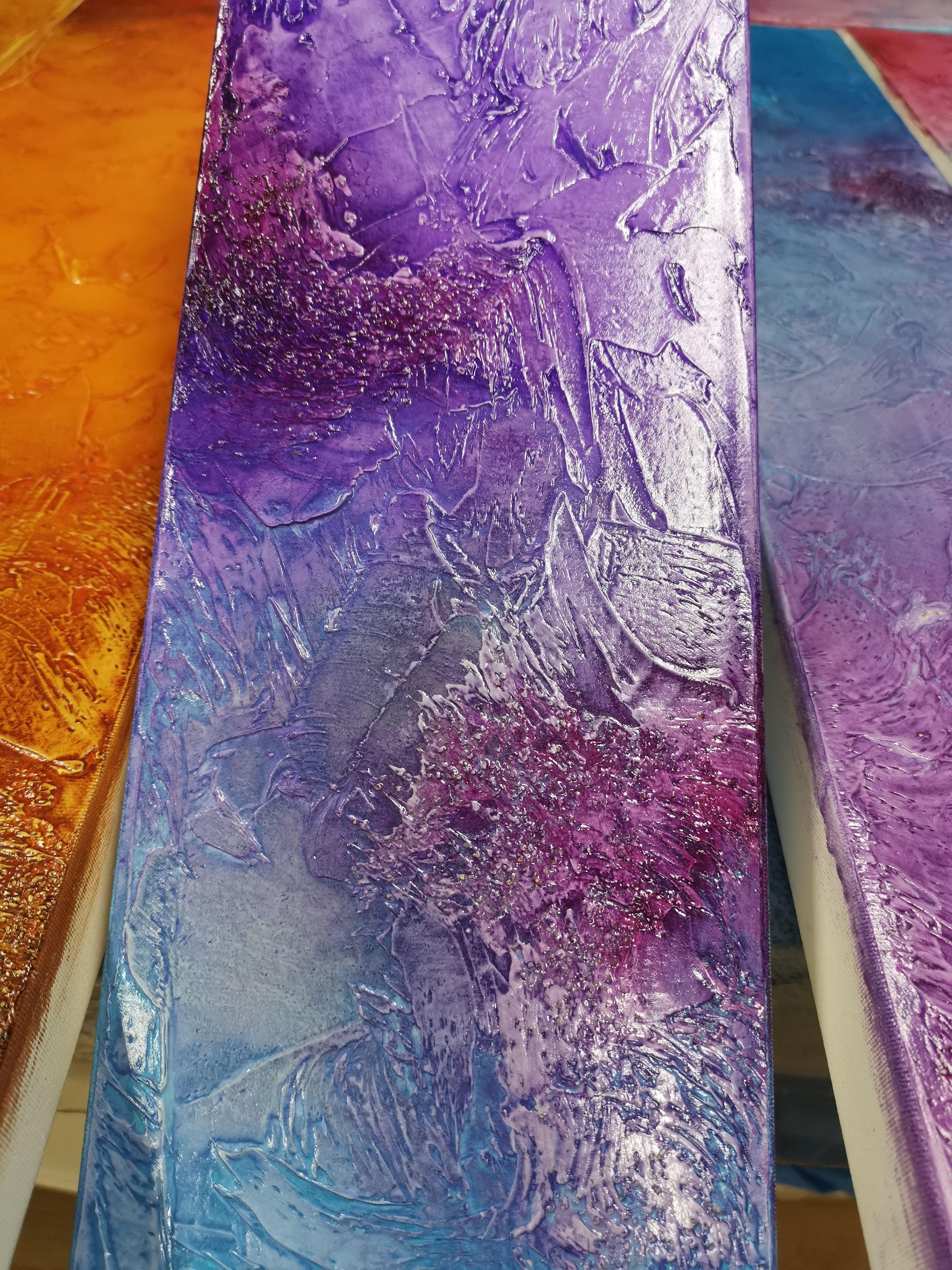 Este cuadro original abstracto de 5 paneles es una obra texturizada en atrevidos colores brillantes, con bellos detalles y textura. Cada panel tiene trazos y tonos de cuchillo diferentes y originales. Los paneles tienen un aspecto impresionante en