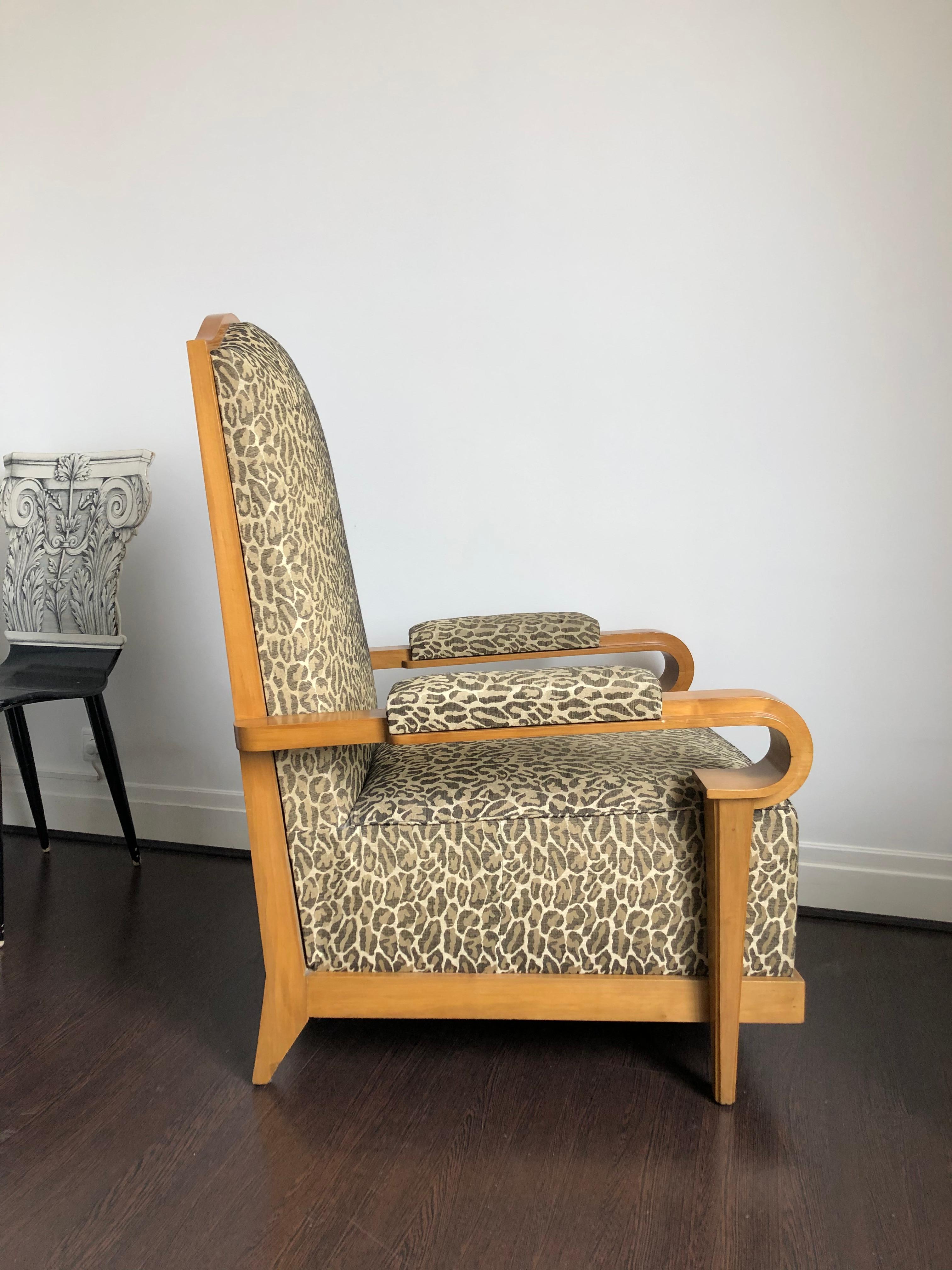 Unique French armchair in the style of André Arbus, famous parisian decorator working in the 1930s, 1940s and 1950s (in the same way as Jean-Michel Frank, Jacques Adnet, Jean Pascaud, Jean-Charles Moreux, Emilio Terry and Serge Roche) and well-known