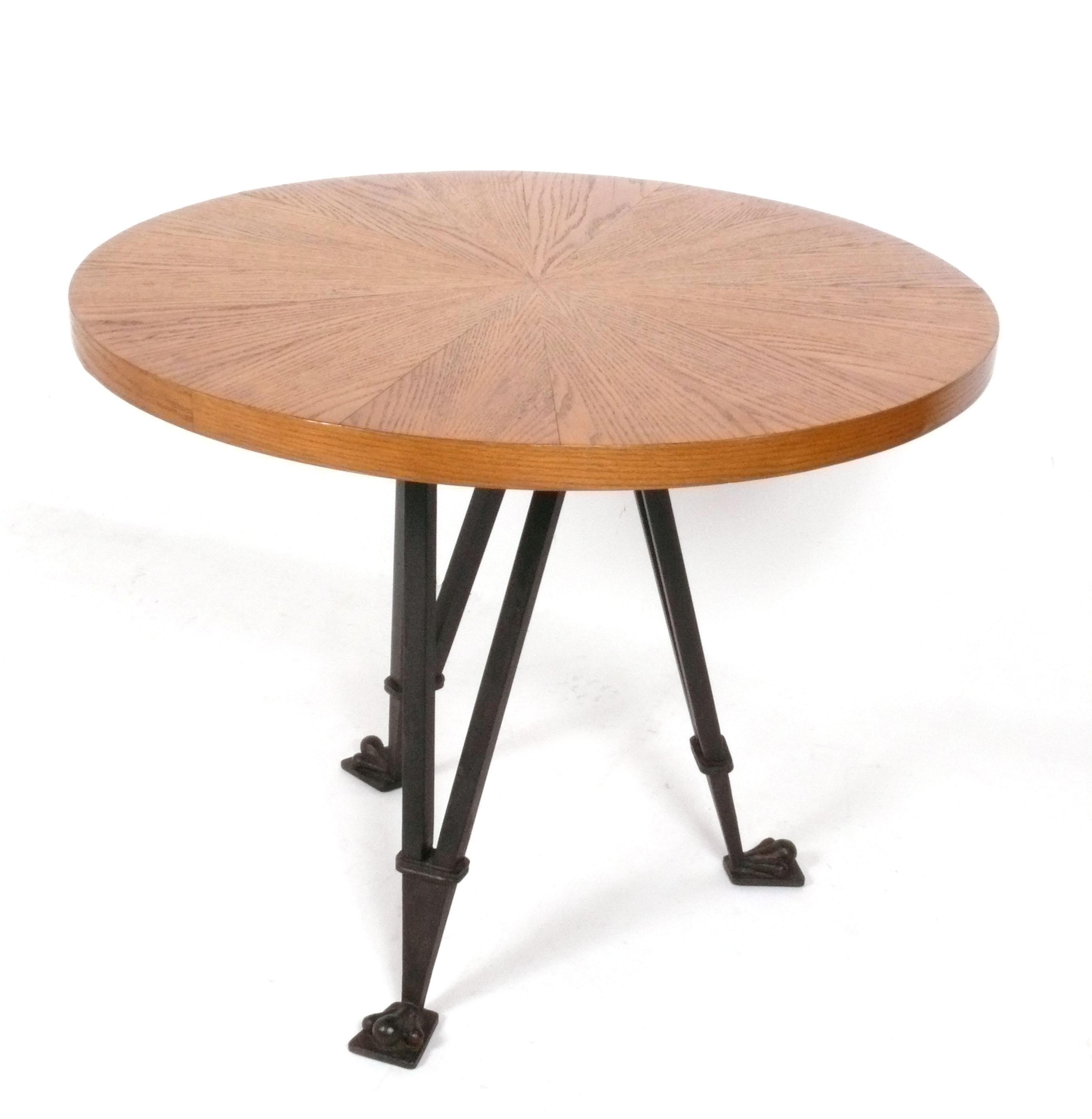 Français Andre Arbus Gueridon ou table de lampe 36