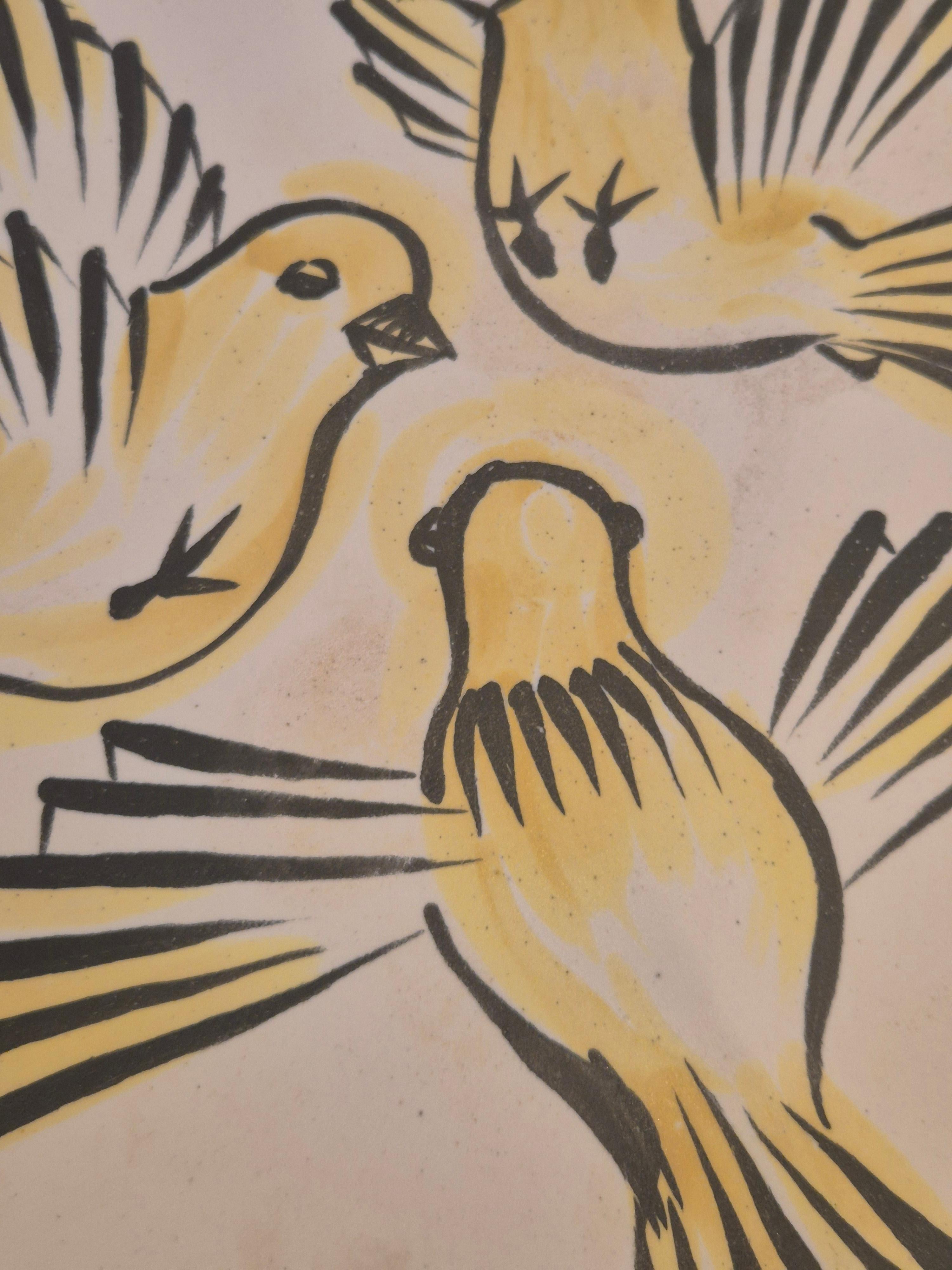 ANDRÉ BAUD (1903-1986) große Platte mit Vogeldekor Vallauris, Frankreich, um 1950 im Zustand „Starke Gebrauchsspuren“ im Angebot in Stockholm, SE