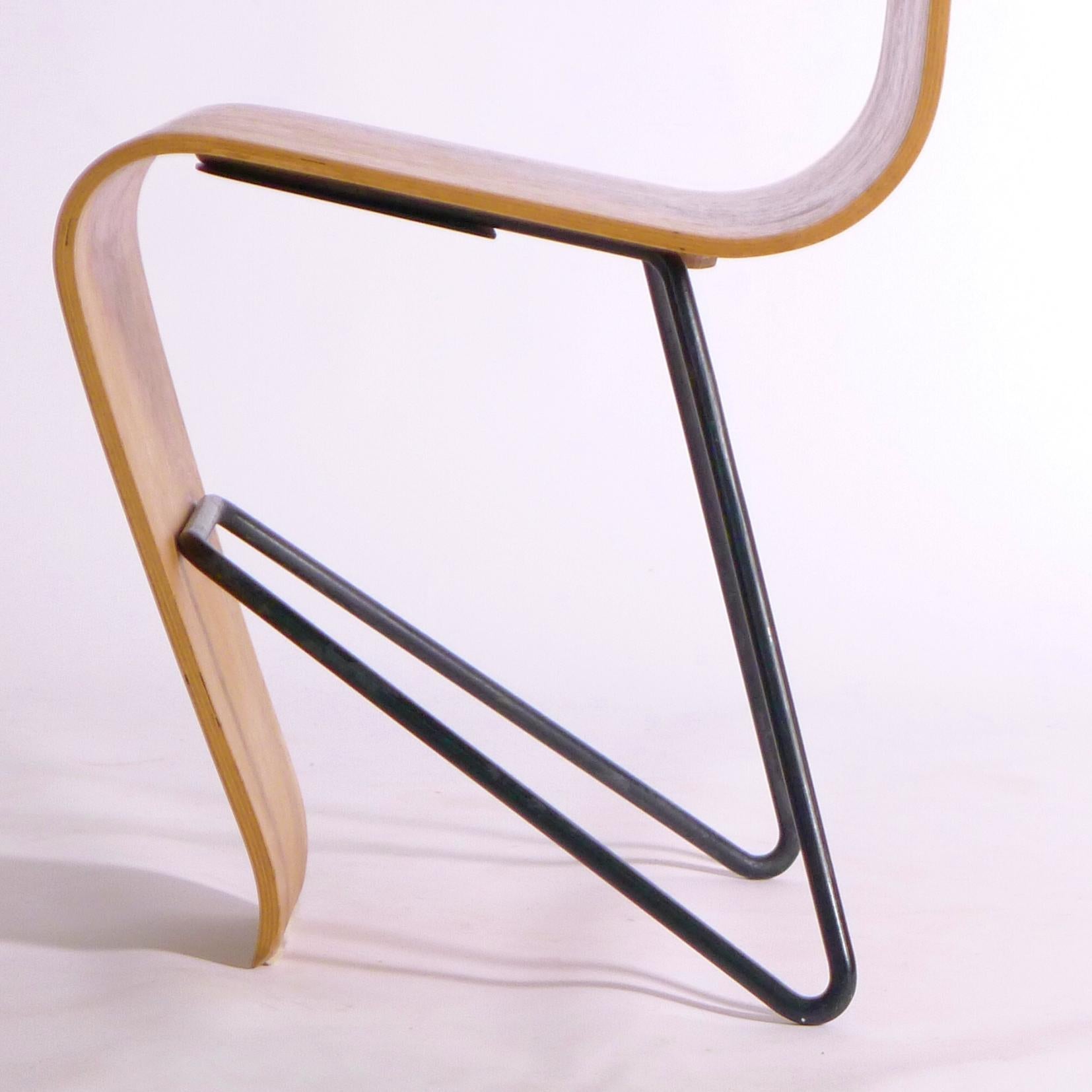 André Bloc, Early Original 'Bellevue' Chair, circa 1951, birch plywood and metal In Good Condition In Wargrave, Berkshire