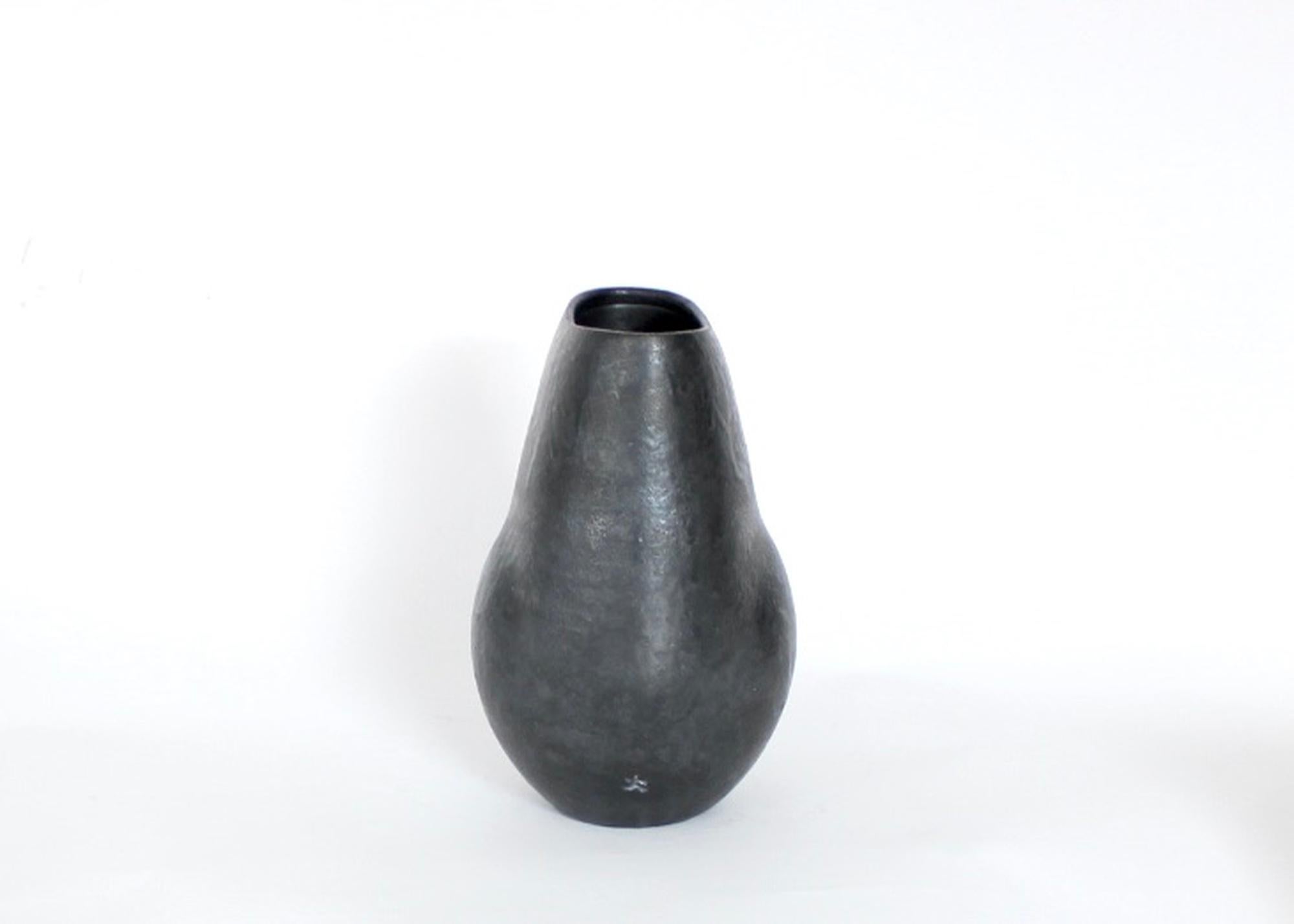 Andre Bloch French Low Ceramic Vase in Black Glaze c 2010 In Excellent Condition For Sale In Chicago, IL
