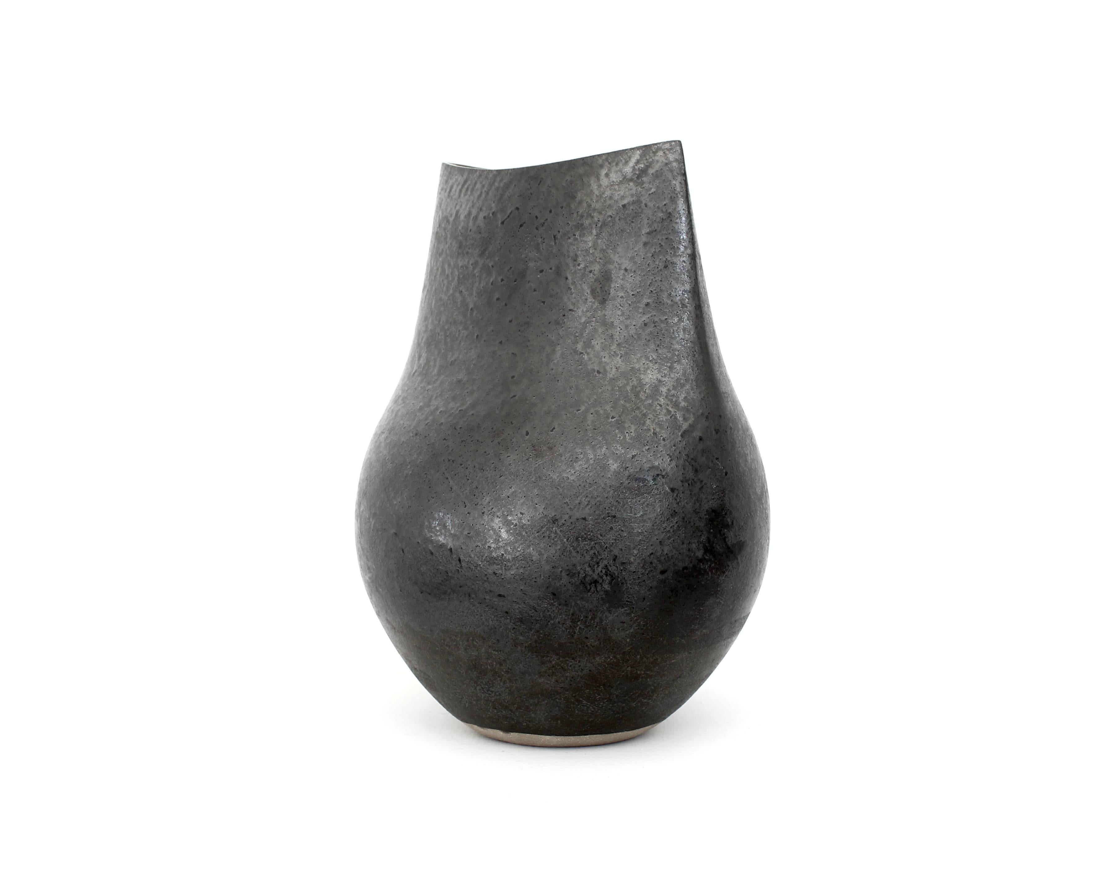 Andre Bloch Vaso basso francese in ceramica con smalto nero c 2024 in vendita 3