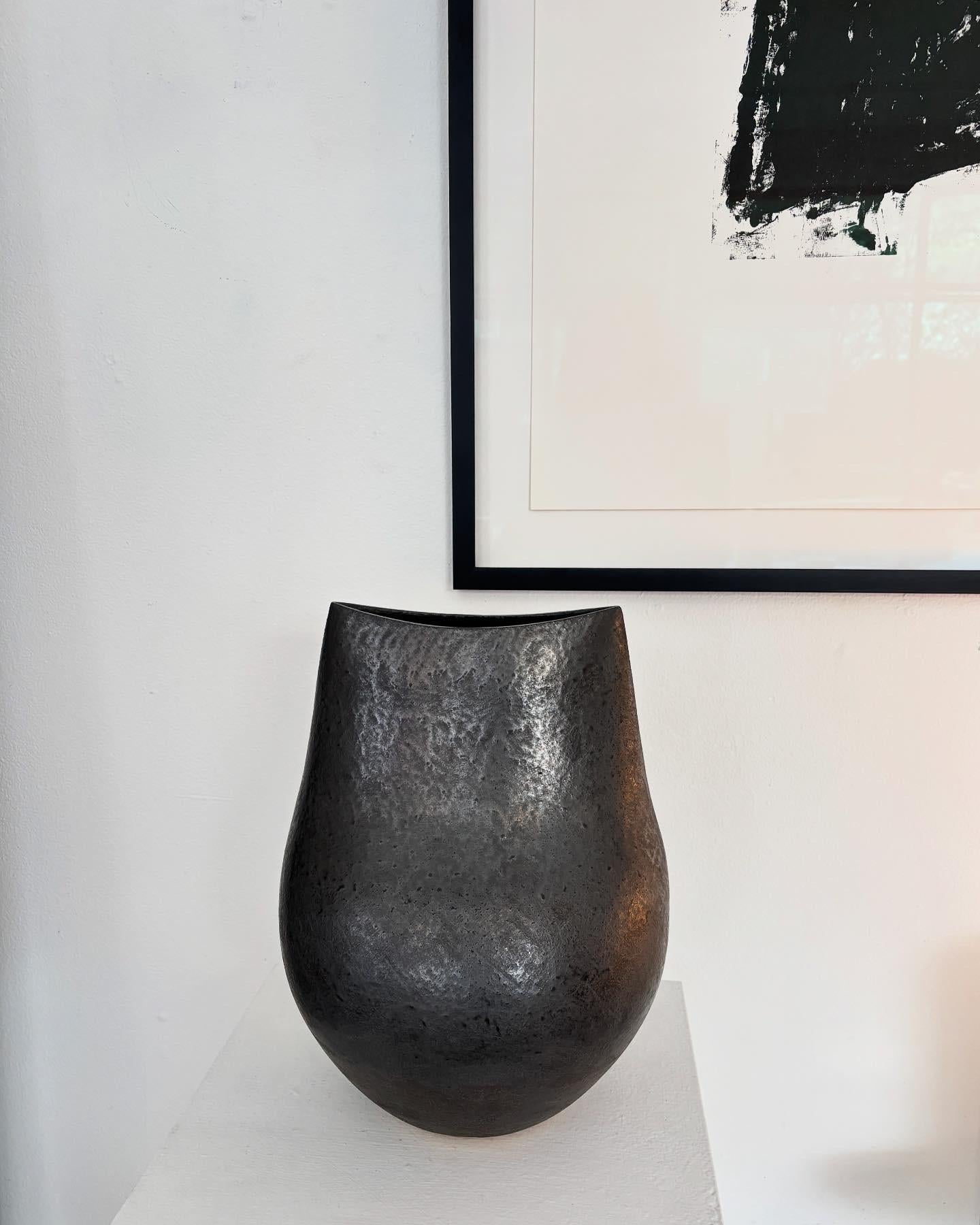 Andre Bloch Vaso basso francese in ceramica con smalto nero c 2024 in vendita 6