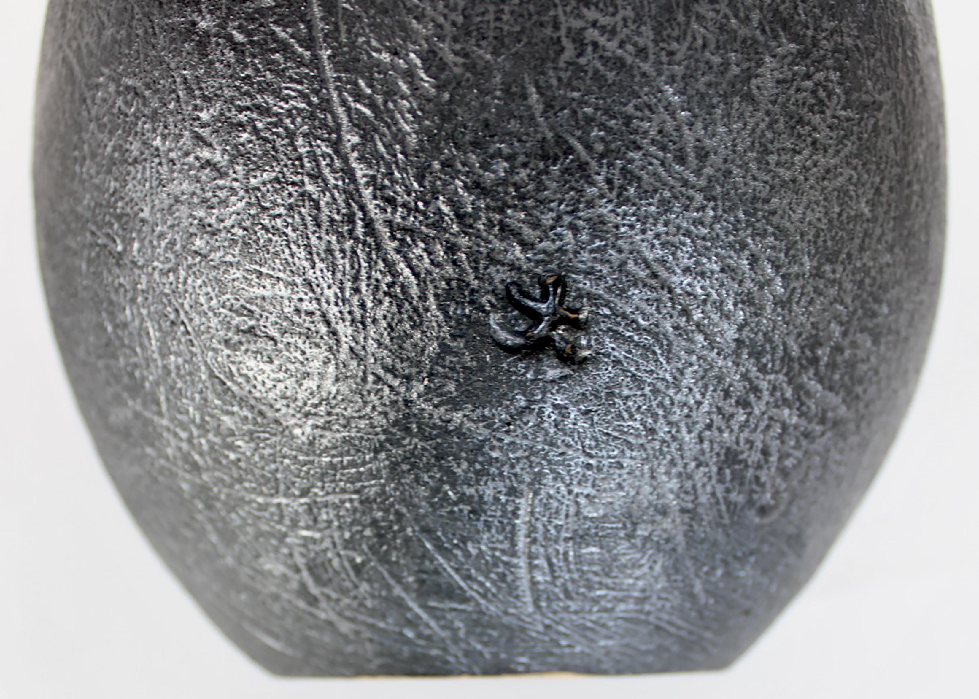 Grand vase français Andre Bloch en céramique émaillée noire, vers 2010 en vente 3