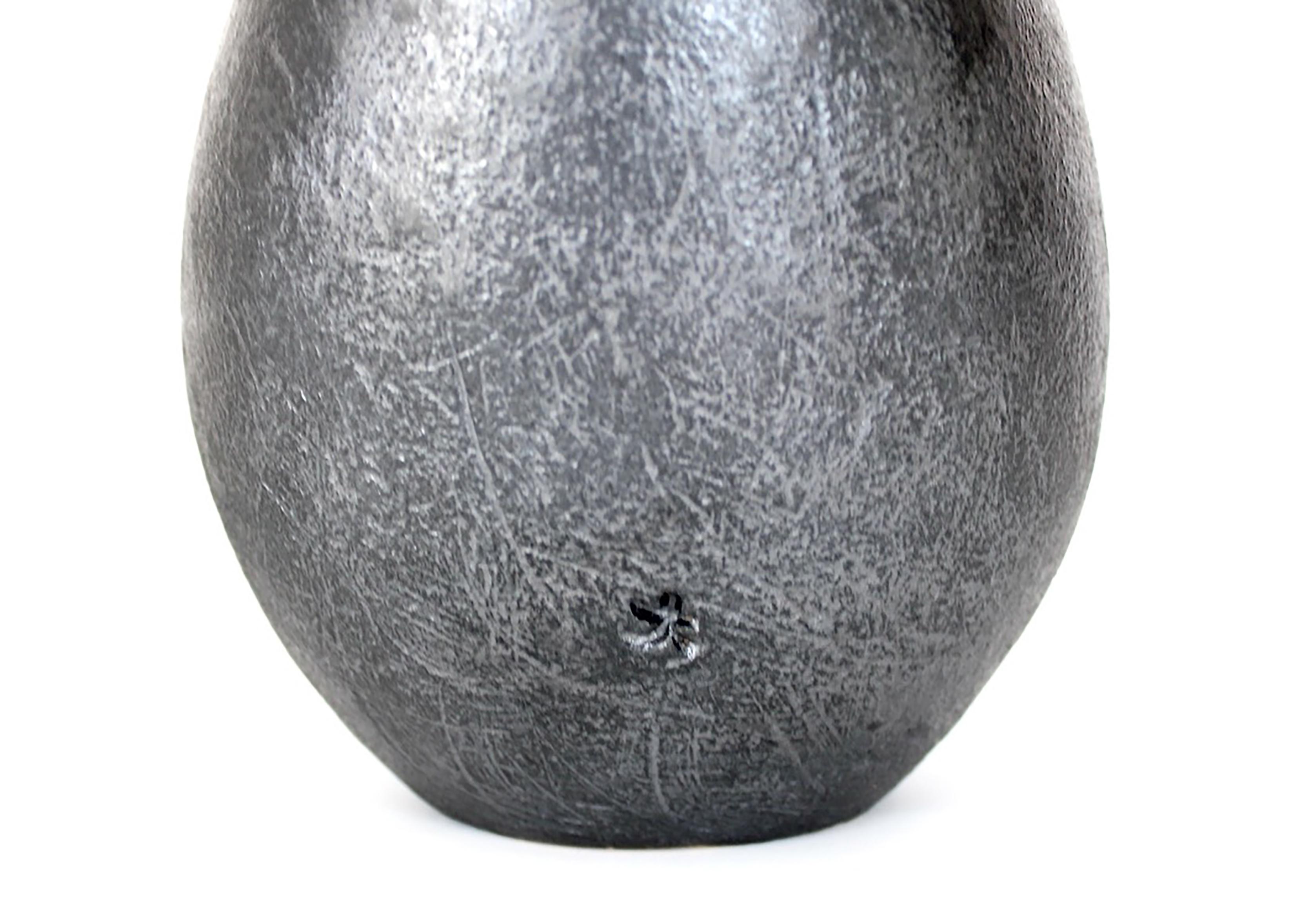 Grand vase français Andre Bloch en céramique émaillée noire, vers 2010 en vente 2