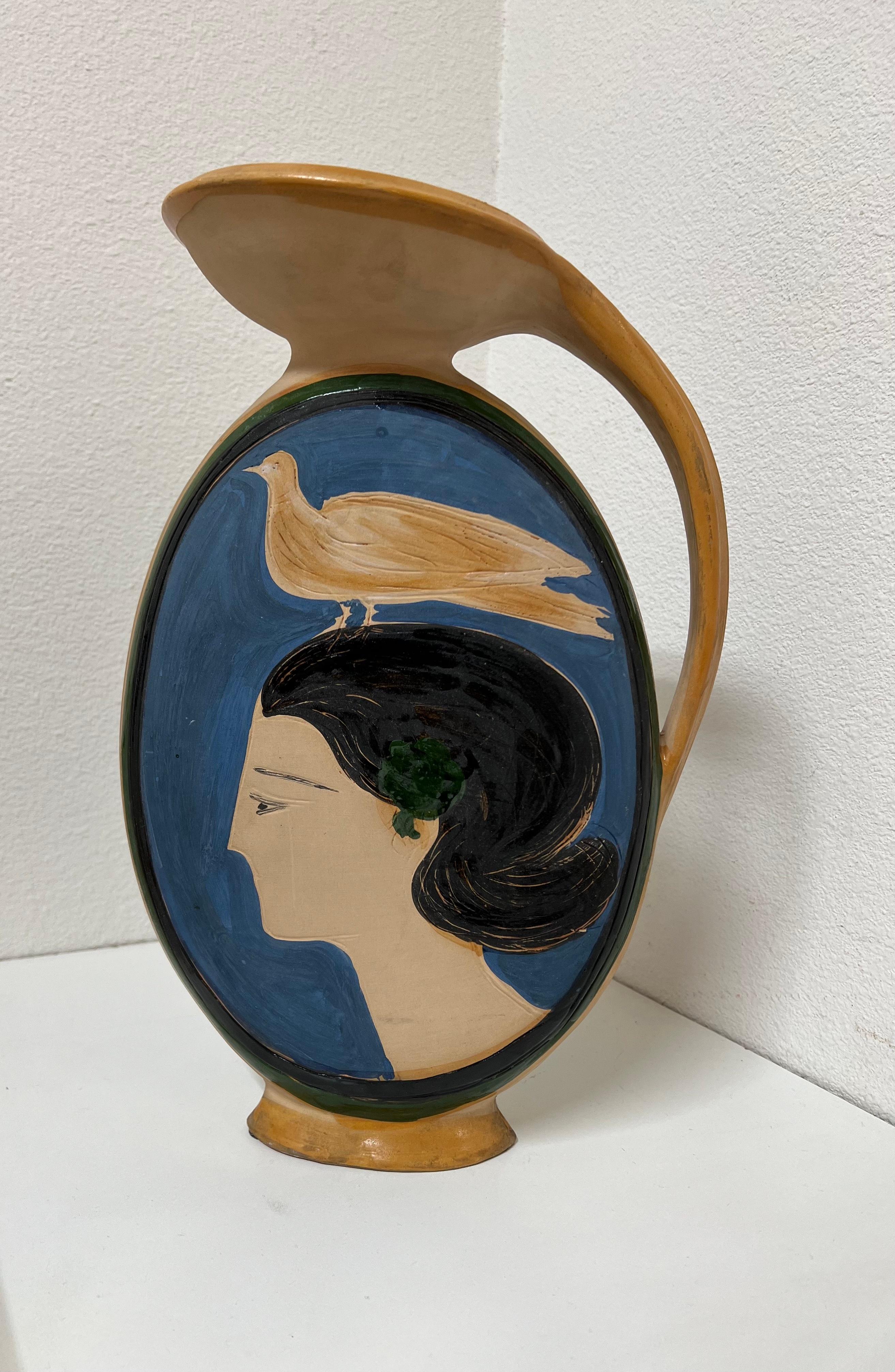 André Brasilier
Femme avec oiseau
Vase en céramique
Signature inscrite et numérotée 7/30 d'une édition de 30.
Estampillé Empreinte Originale A.Brasilier 
