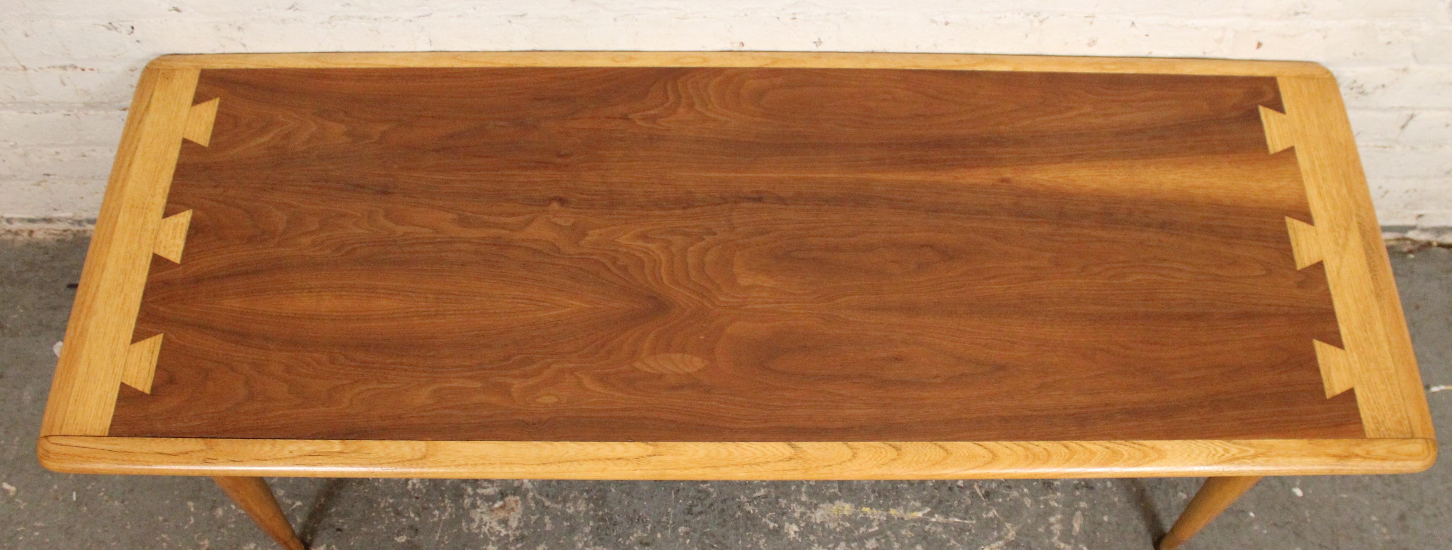 Andre Bus Designed Coffee Table For Lane In Good Condition For Sale In Brooklyn, NY