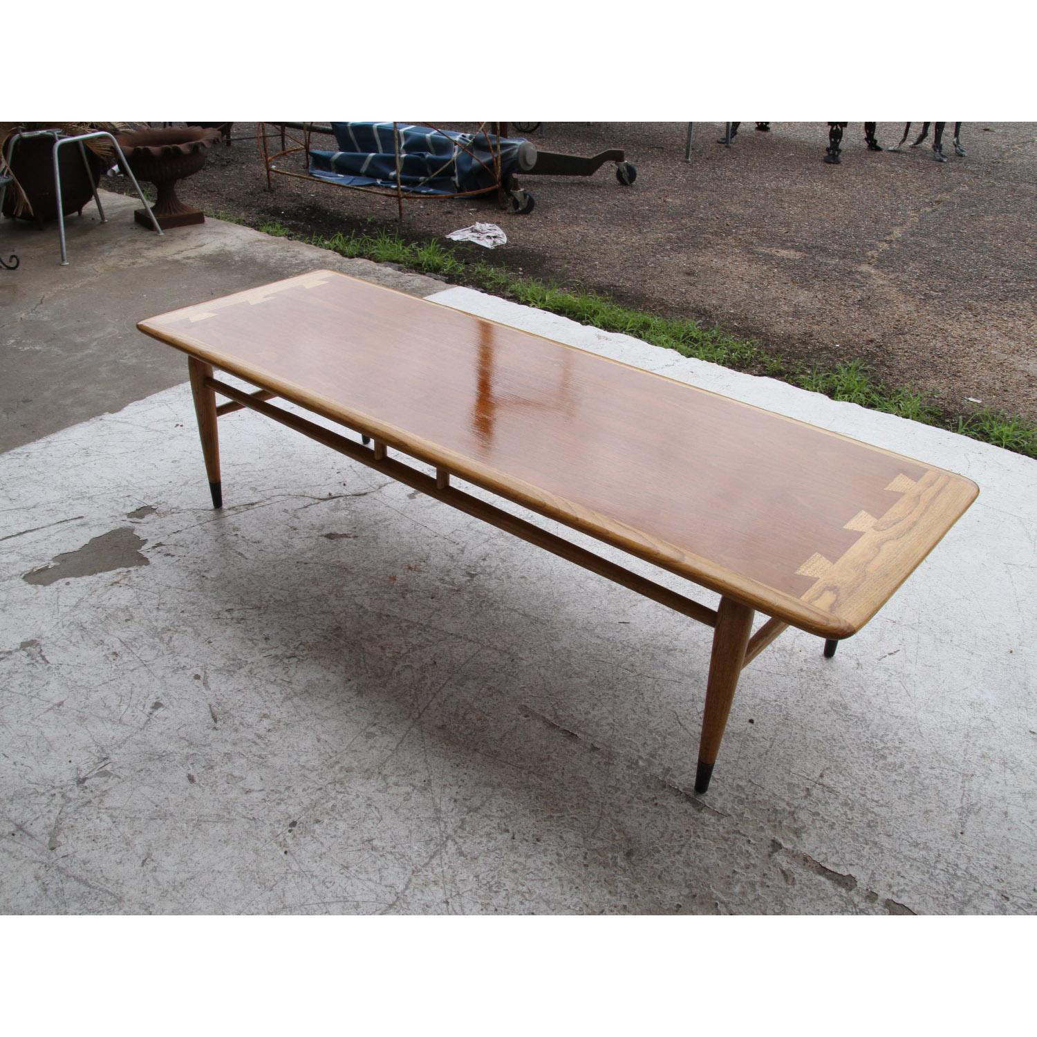Andre Bus for Lane Acclaim Mid-Century Walnut Coffee Table In Good Condition In Pasadena, TX