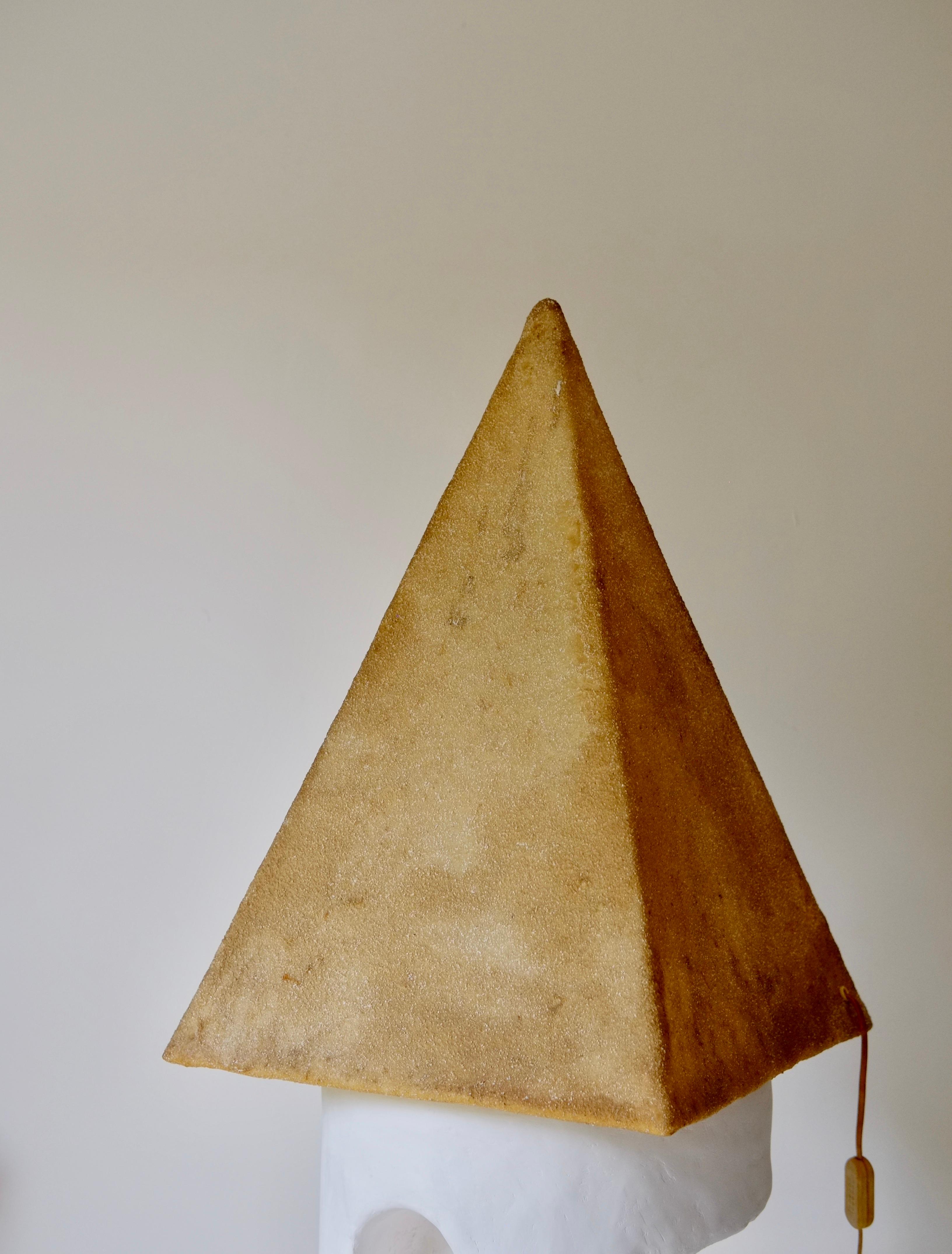 Fibre de verre Lampe pyramide Andre Cazenave pour Singleton, Italie, années 1970